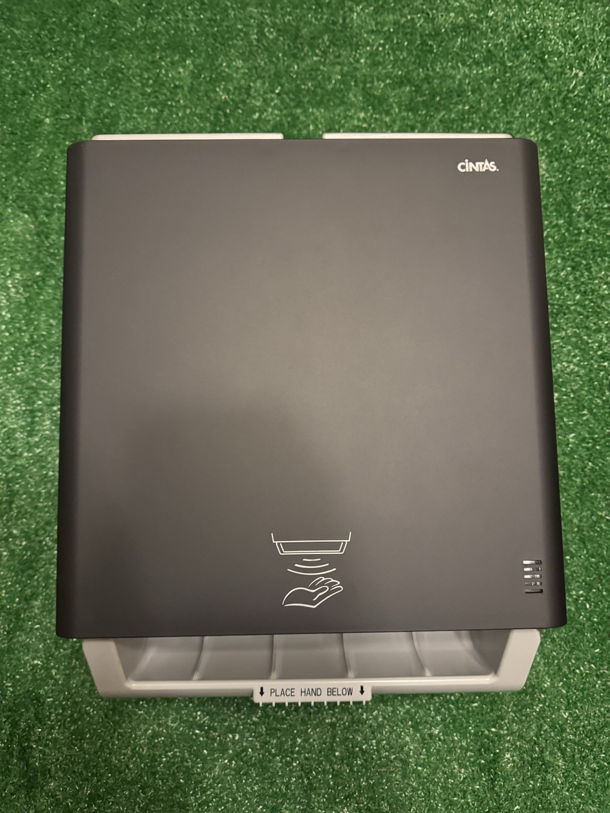 Cintas Automatic Paper Towel Dispenser Color: Raven Black