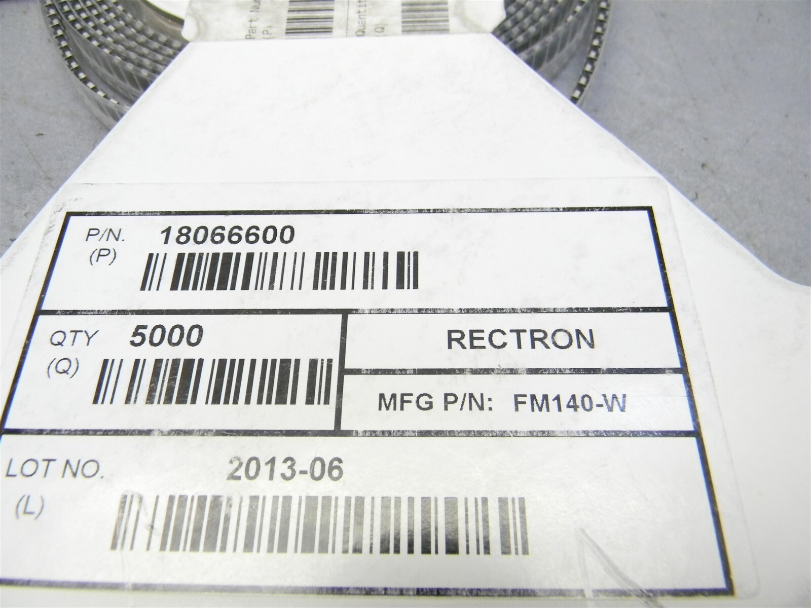 Rectron FM140-W Schottky Diodes & Rectifiers Reel of 615