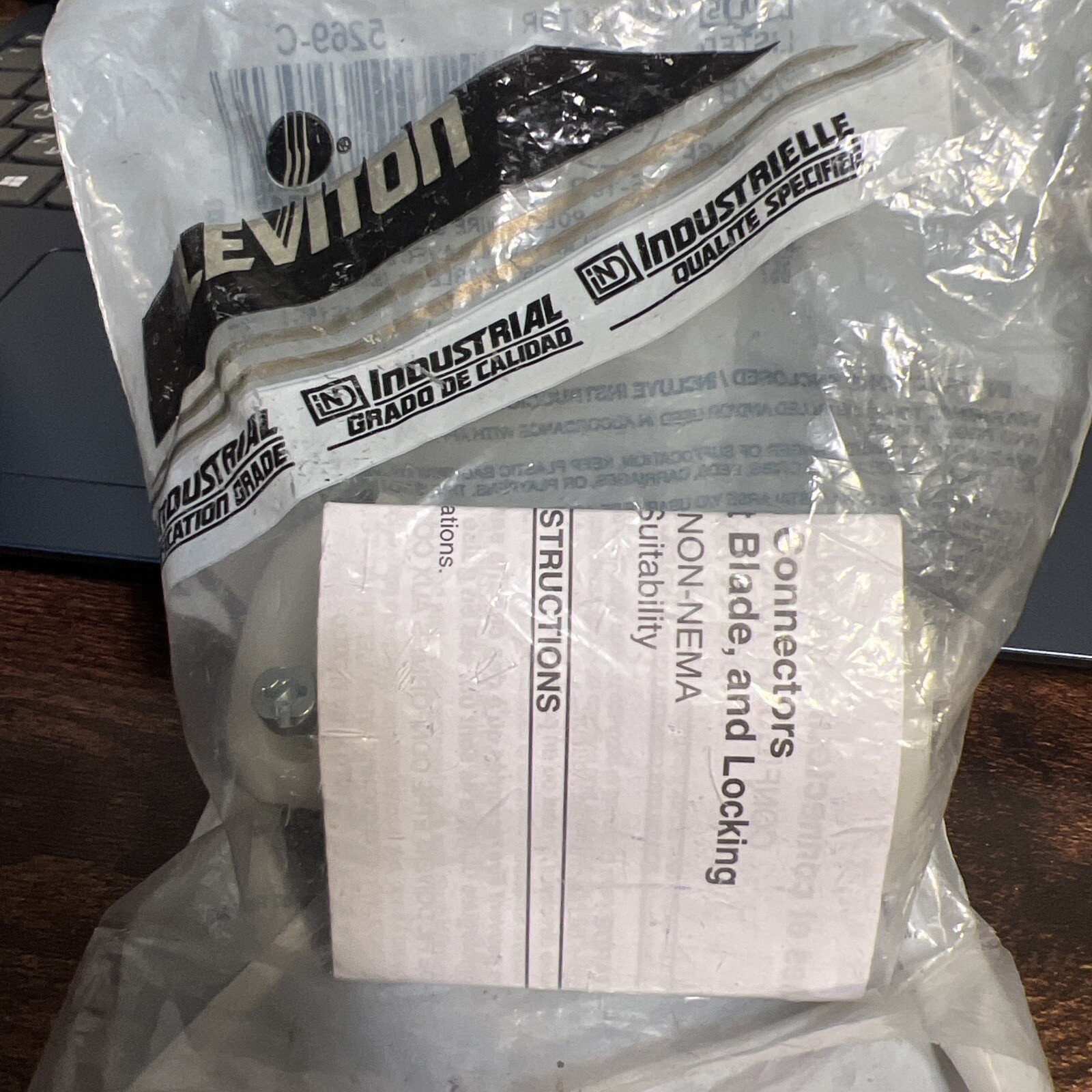 Leviton 078477570005