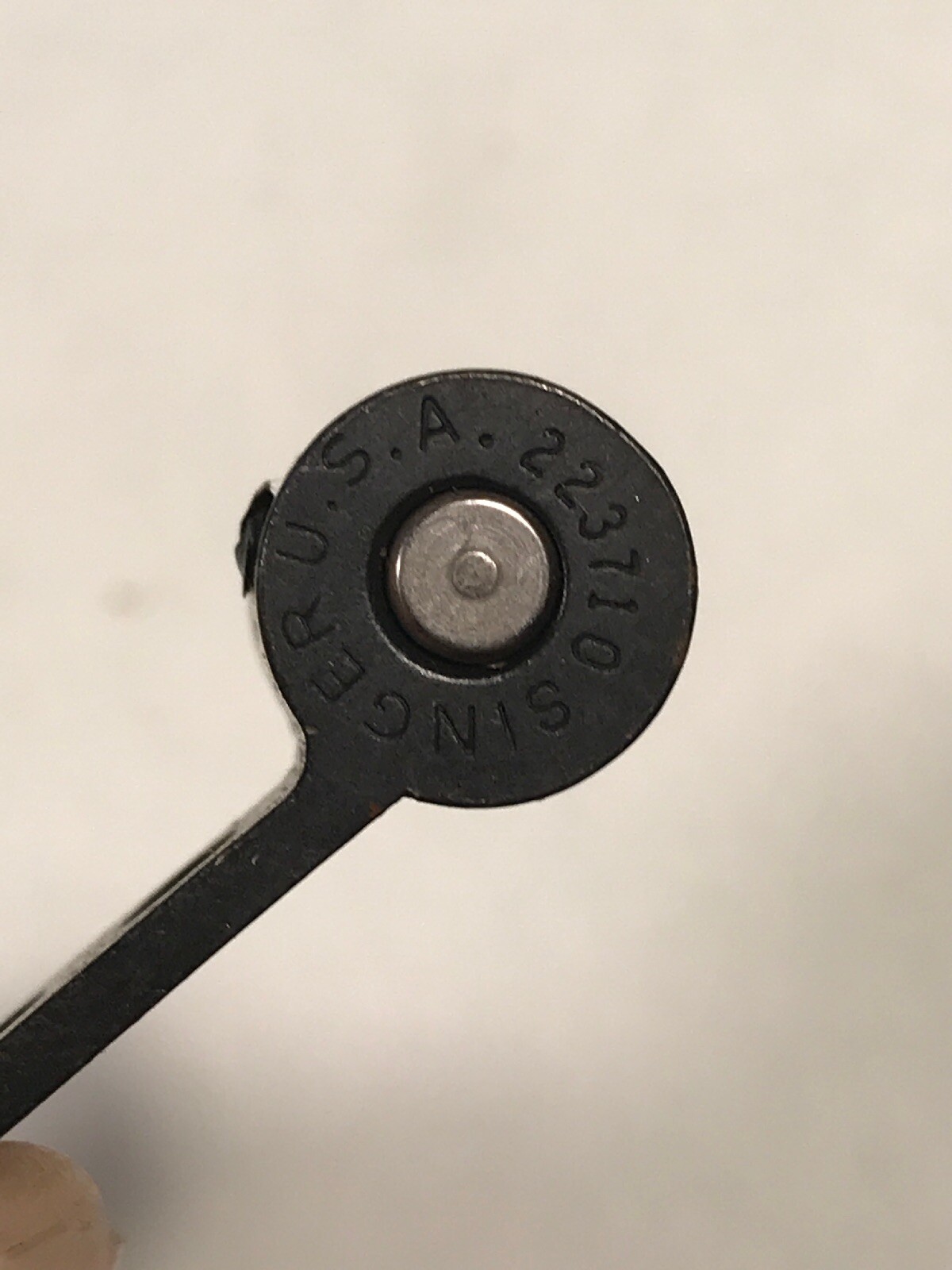 *NOS* 223711- GENUINE SINGER-THREAD RETAINER *FREE SHIPPING*