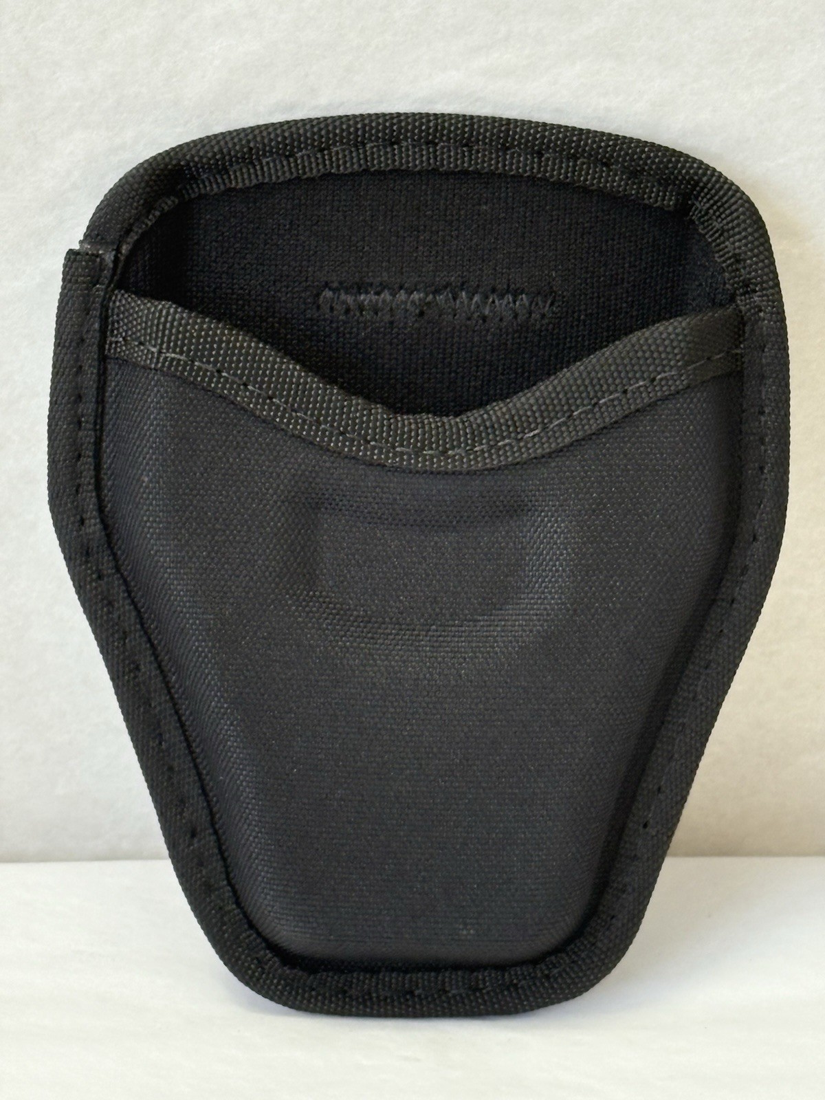 New Bianchi 8034 Open Top Cuff Case Holds 1 Pair Of Standard Or Linked Handcuffs