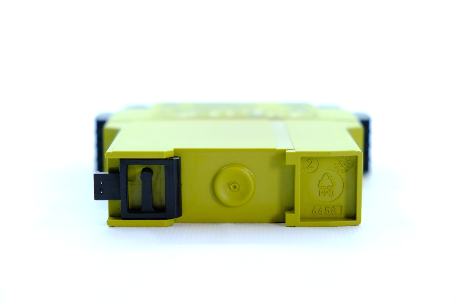 PILZ PNOZ X2.8P C Safety Relay 24VAC/DC 3n/o 1n/c (787301)