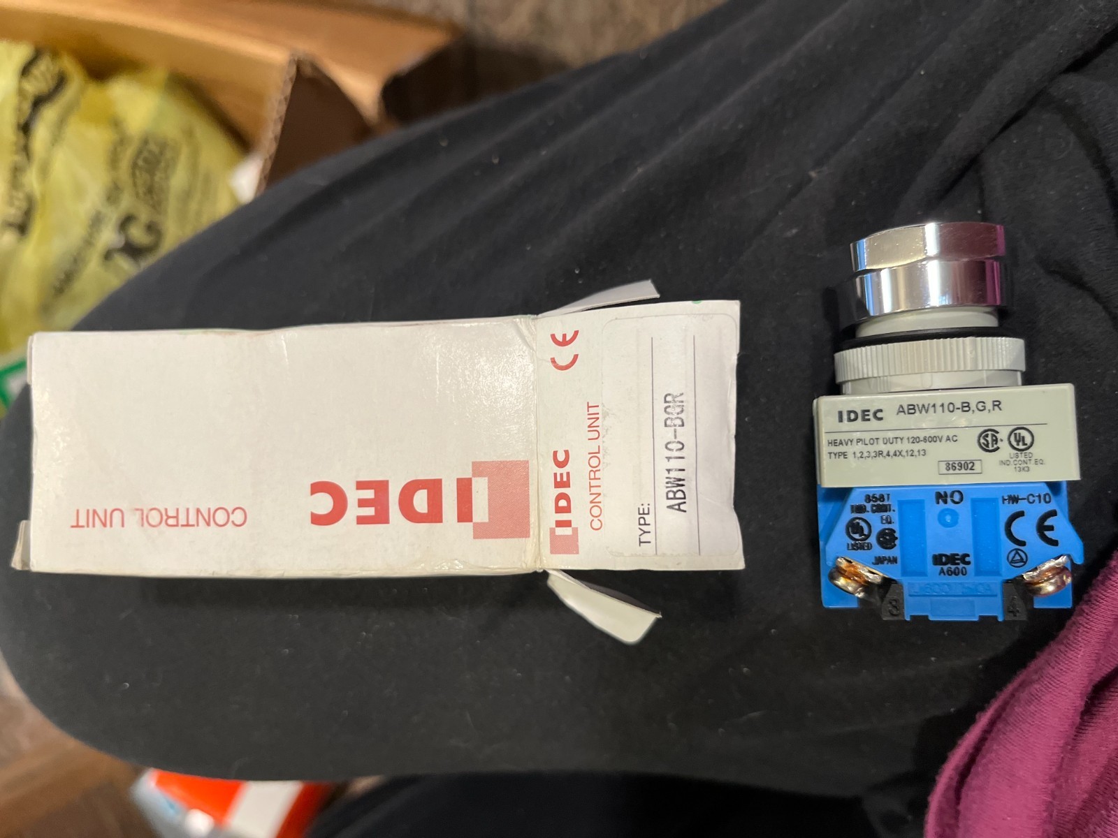 IDEC Control Unit, PUSHBUTTON 22MM FLUSH 1NO (ABW110-BGR)