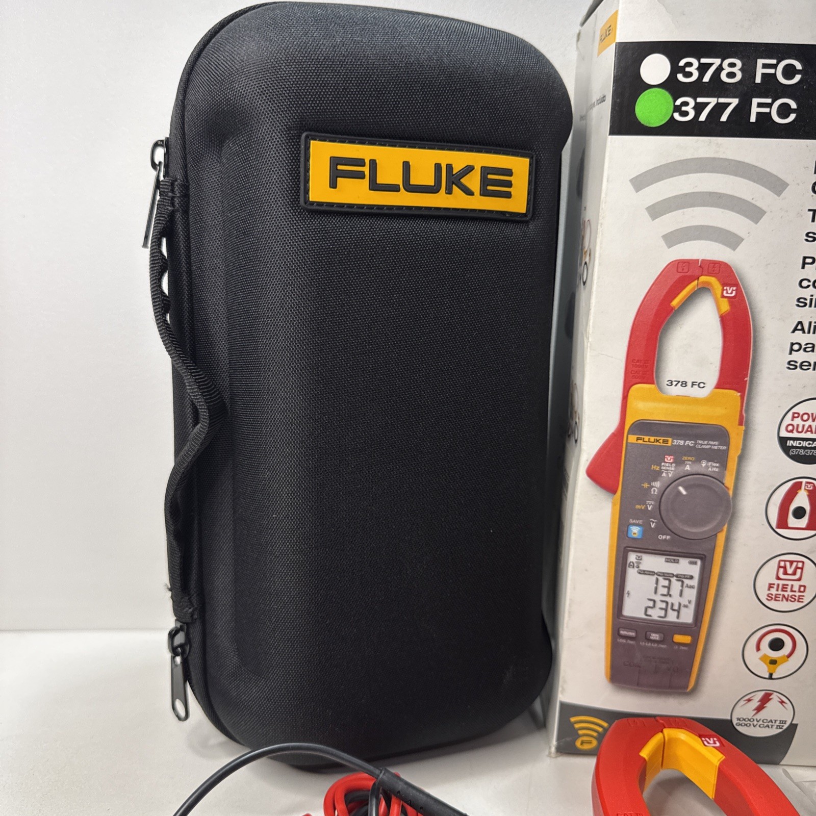 Fluke 377 FC Non-Contact Voltage True-RMS AC/DC Clamp Meter with iFlex 3-Phase