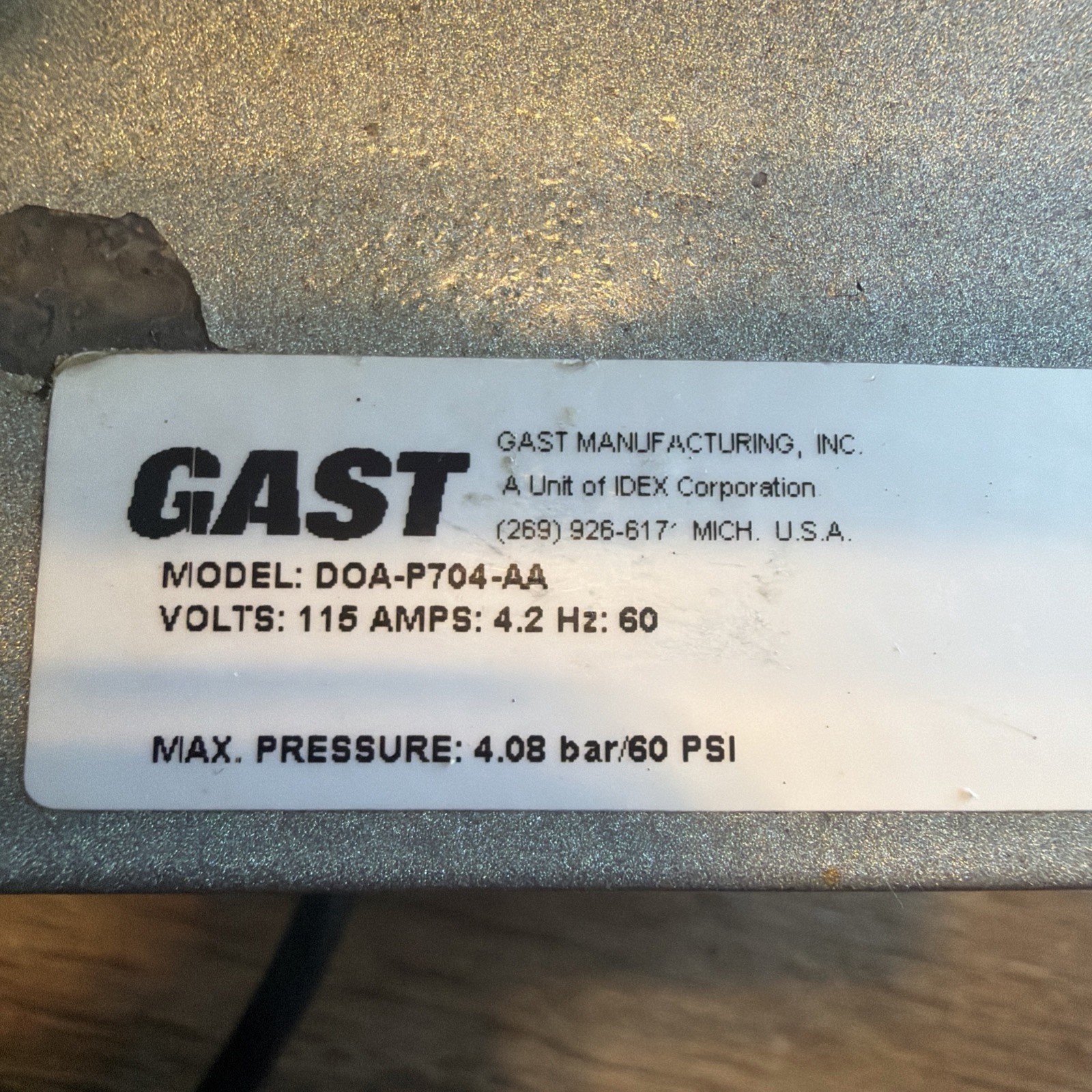 GAST DOA-P704-AA High Capacity Oil-Less Vacuum Pump 115V Runs Well