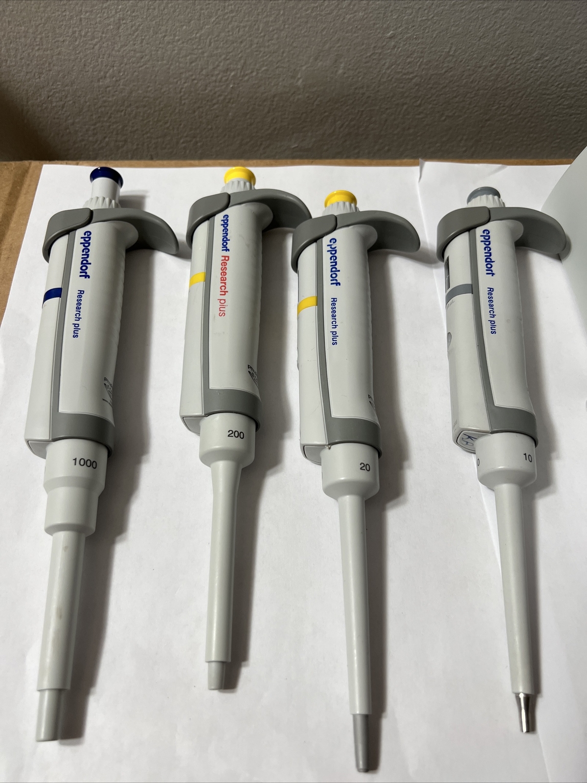 Set of 4 Eppendorf Research Plus Pipette 10,20,200,1000uL Pipetman +Tip Boxes