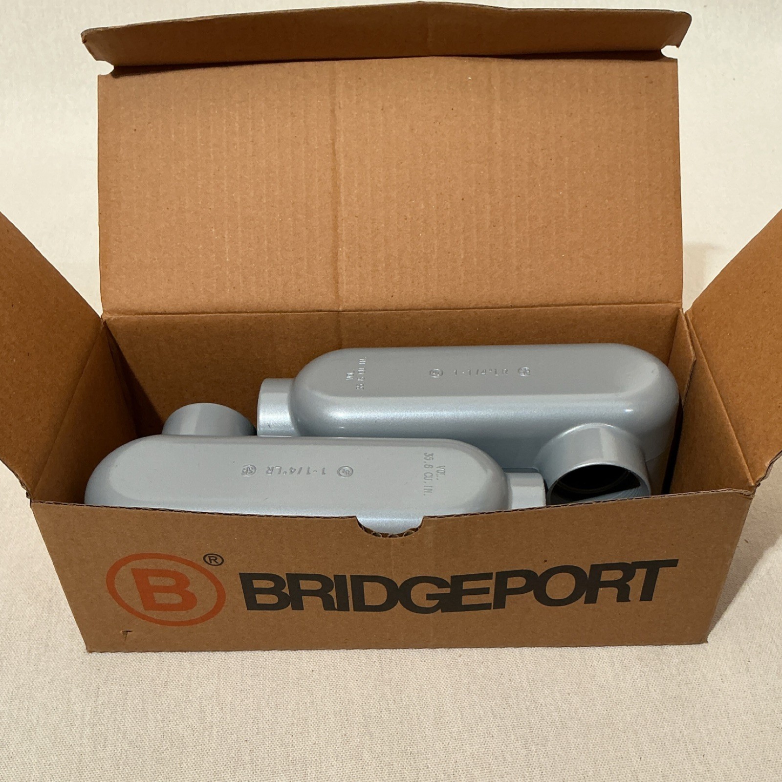Bridgeport LR-44CG, 1-1/4”, Die Cast Aluminum, Conduit Body Assembly. Box of 2