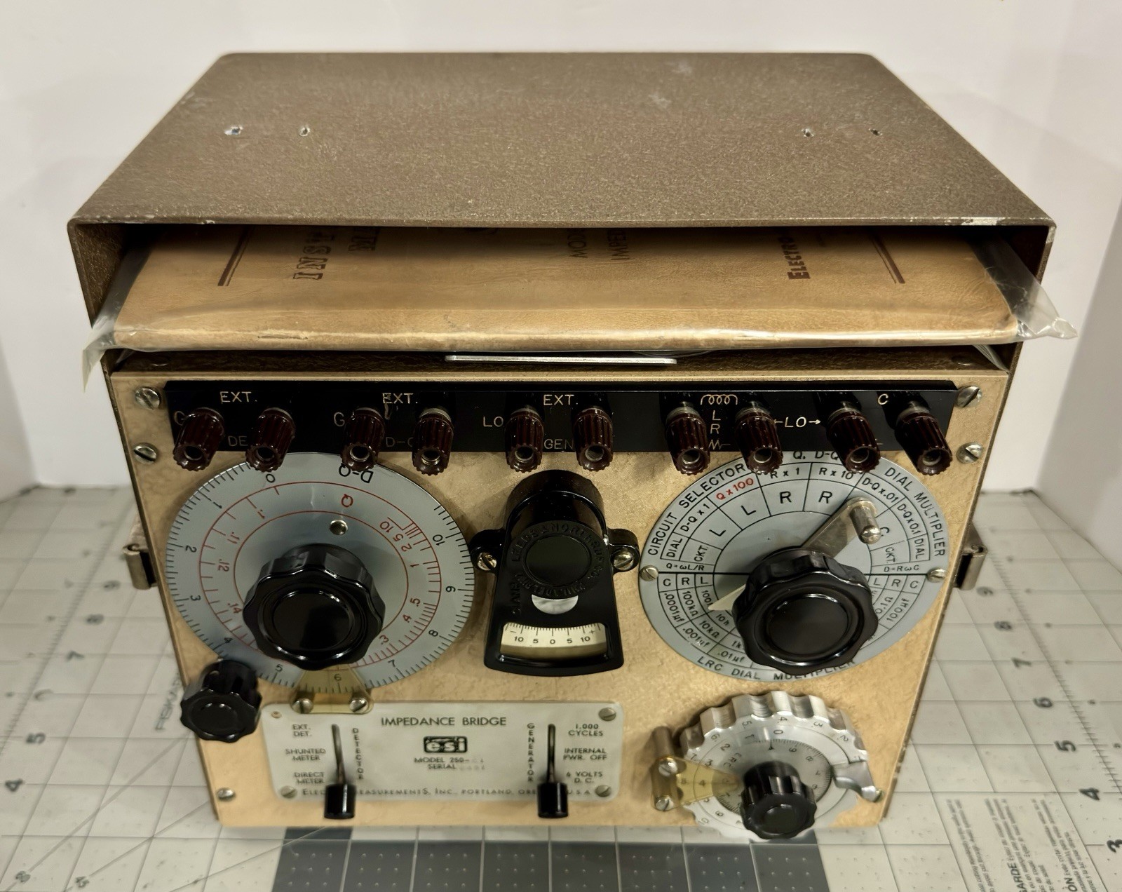 VINTAGE – ESI ELECTRO SCIENTIFIC INDUSTRIES IMPEDANCE BRIDGE 250-DA (BAL43)