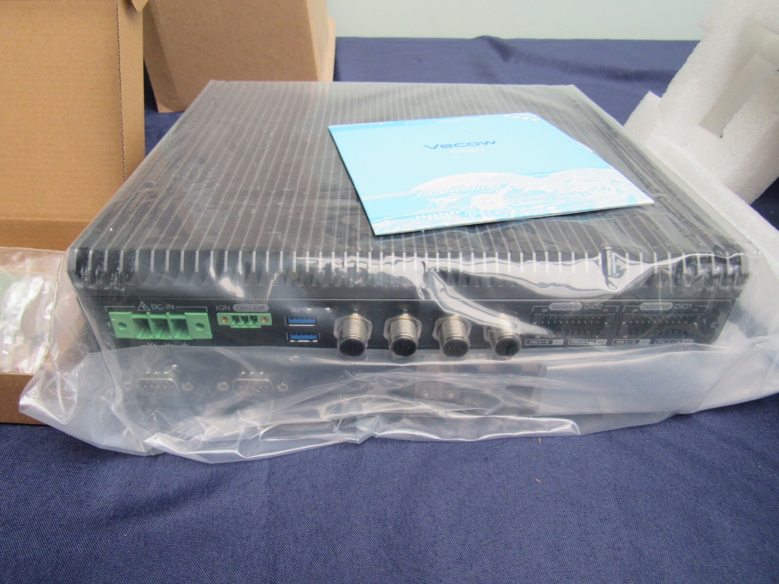 Vecow ECX-2210M-10700TEW32-PHA Core Processor – 16GB RAM, ESM-200,PE-3004M