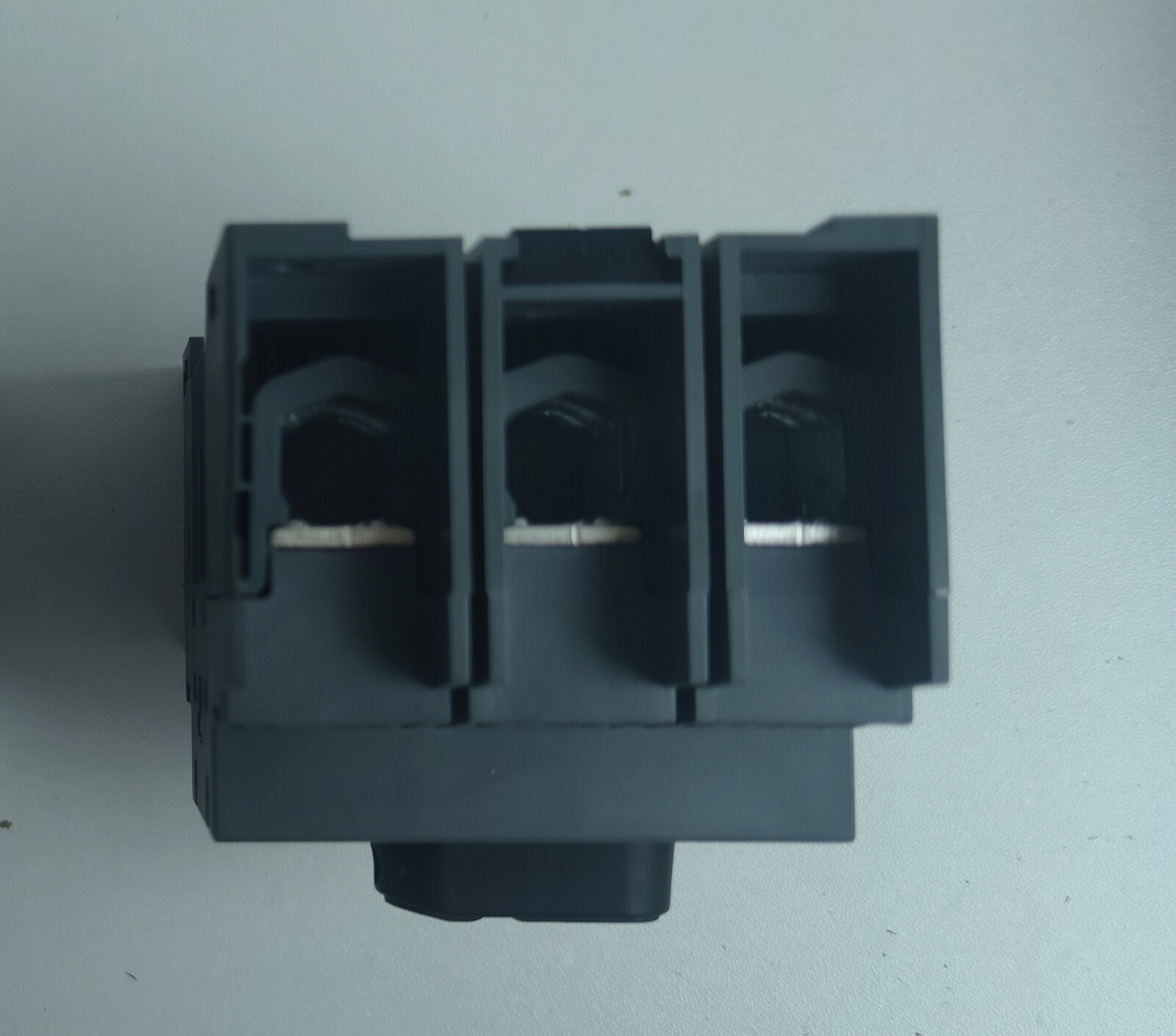 ABB OT125F3 Switch Disconnector 1SCA105033R1001 3-pole, front operated