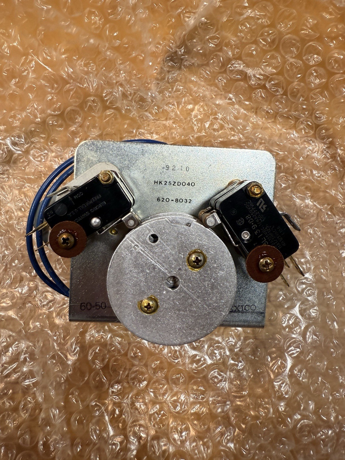 Brand New Carrier HK 25ZD 040 Electric Timer 300 SEC 4SPDT