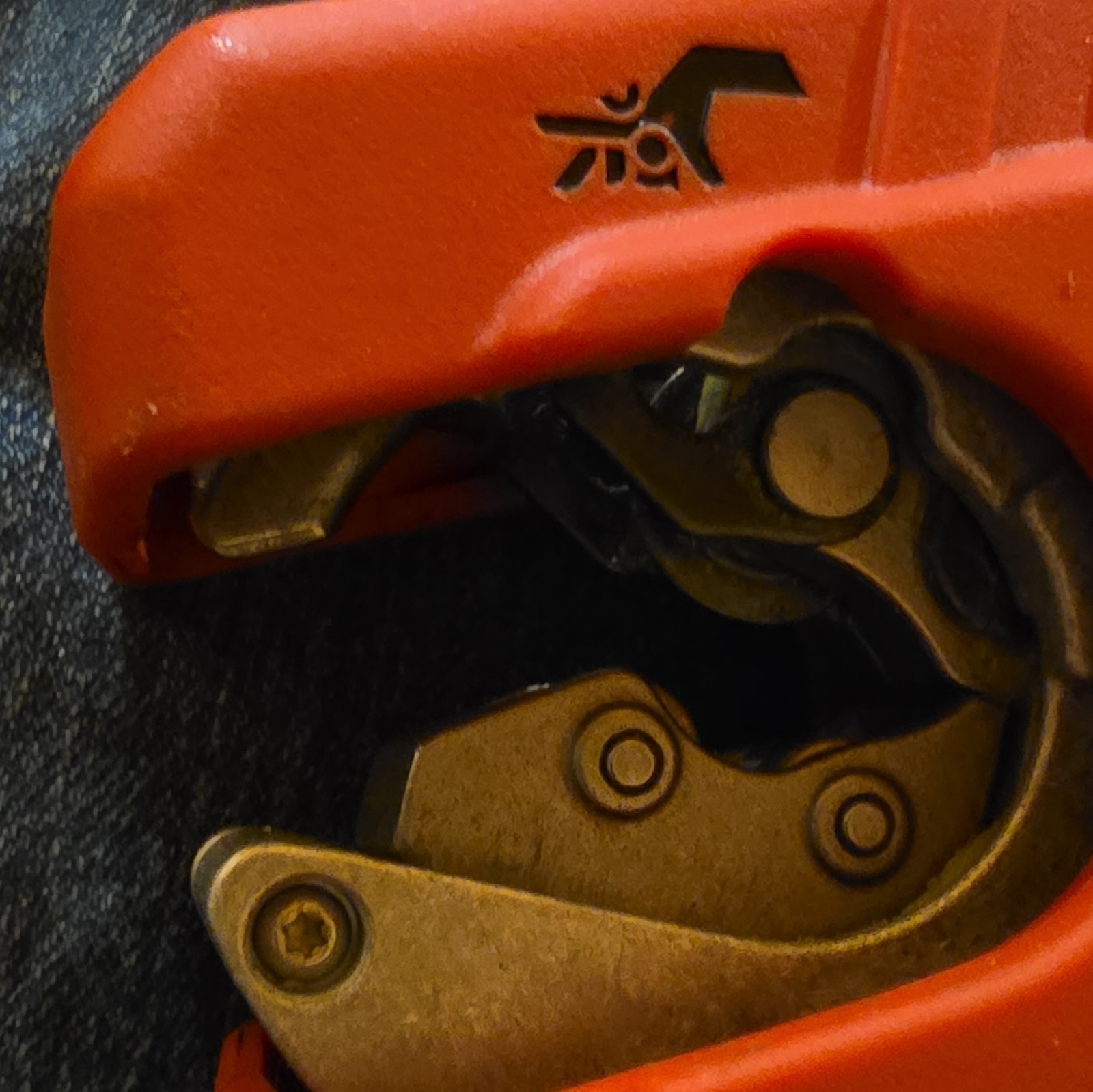 Milwaukee M12 Ratchet Pipe Cutter 1/2 in Copper Tubing, Model 2471-20