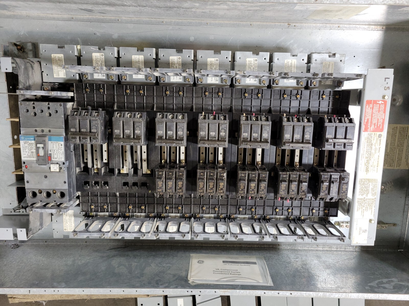GE General Electric APN Spectra Series Panelboard 600 Amp 208Y/120 VAC 3PH 4W