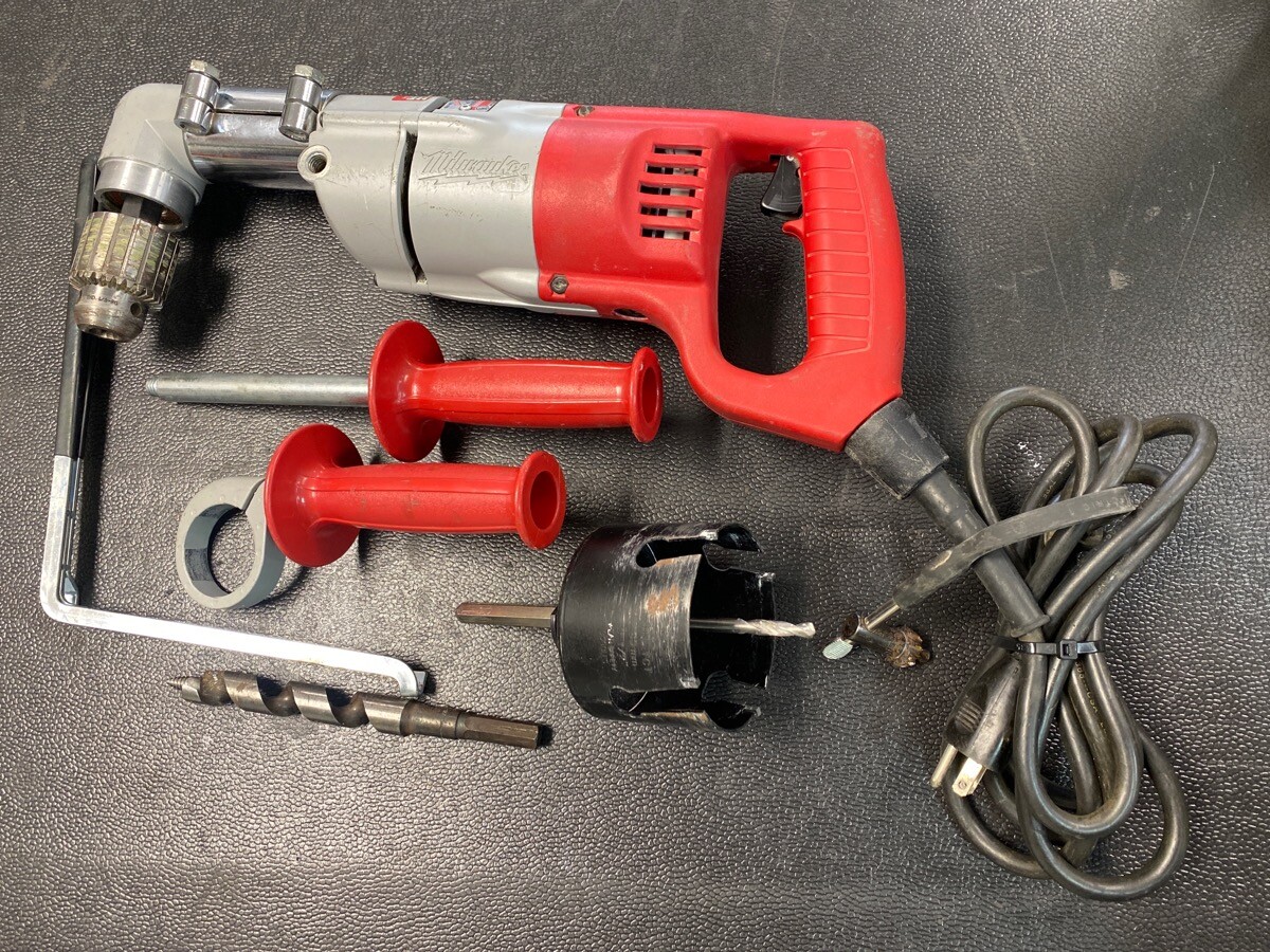 Milwaukee 1107-1 1/2″ D-Handle Right-Angle Corded Drill W/ Accessori (PD7008406)