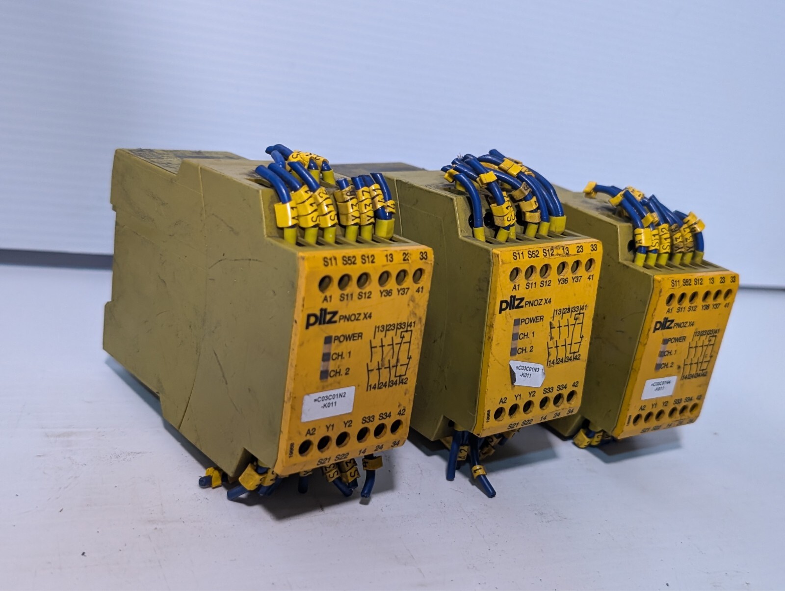 pilz PNOZ X4 safety relay, 24VDC, 3S 10, 2W, 774730 105382 as pictured