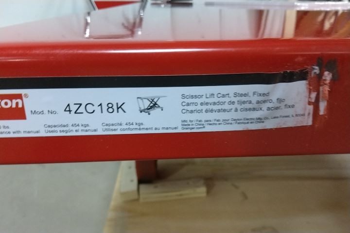 Dayton 4ZC18K 1,000 Lb Load Capacity Manual Mobile Scissor-Lift Table