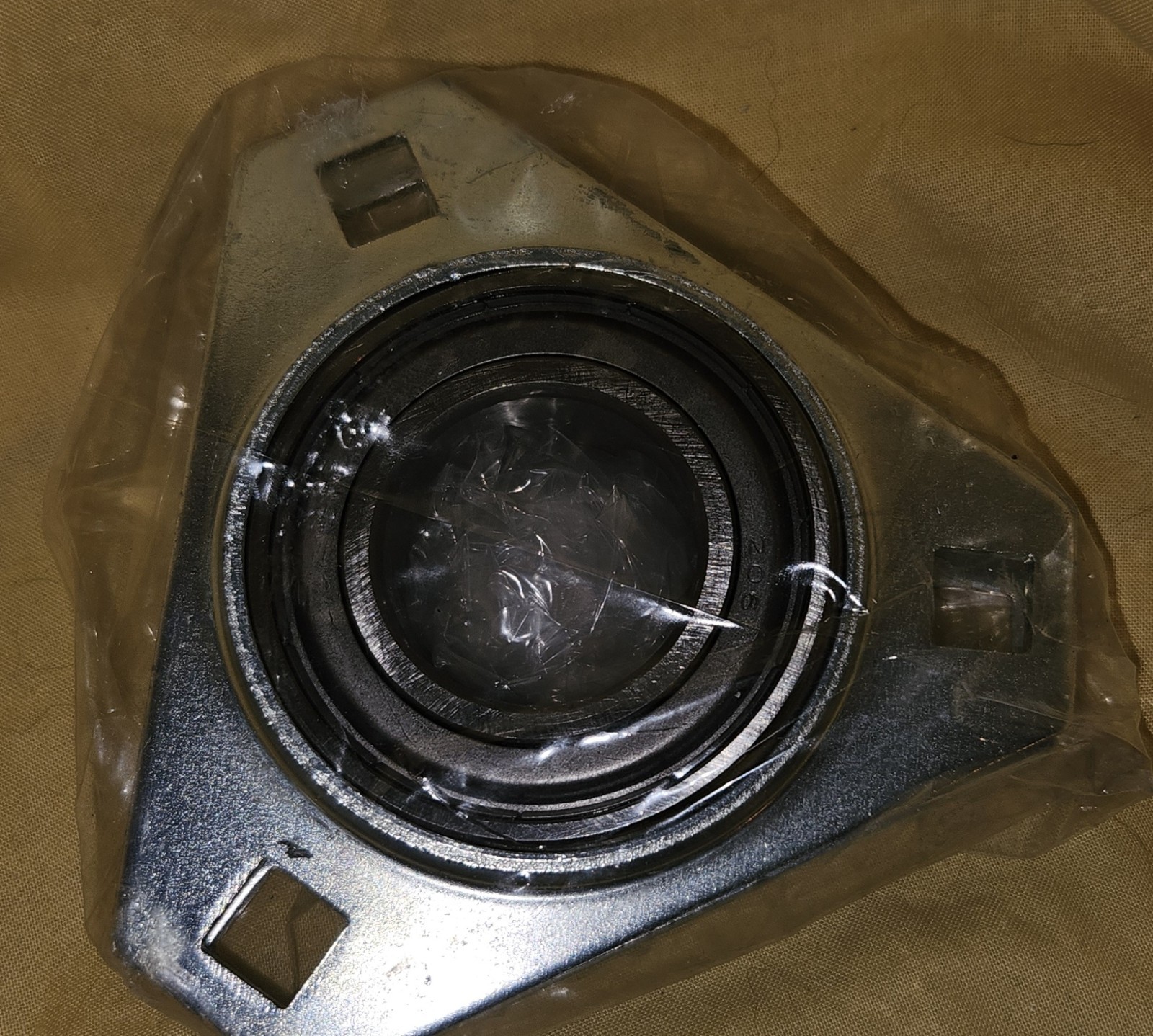 1 1/4″ 3 Bolt Tringular Flange, Zinc Plated, Press Steel, Flush IR, …