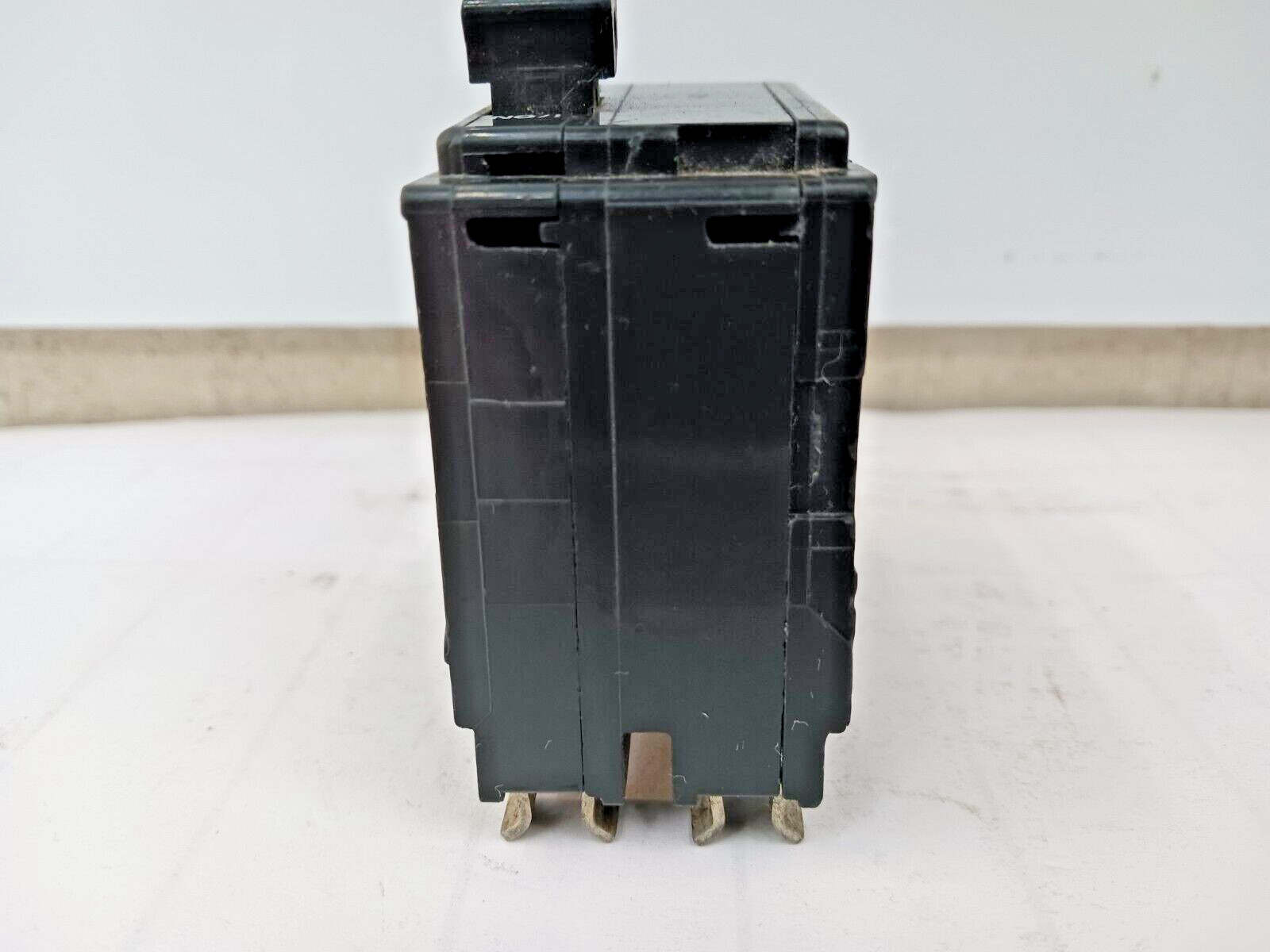 SQUARE D 30 AMP CIRCUIT BREAKER 2 POLE 120/240 VAC QO230