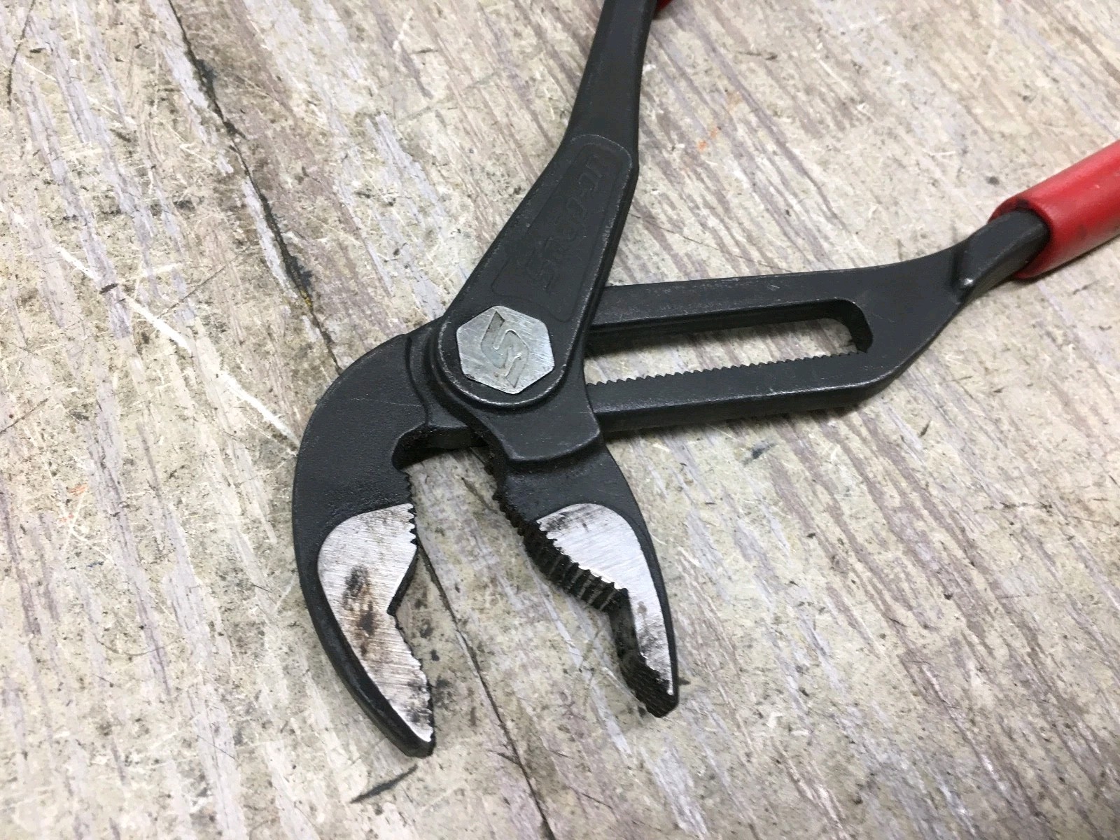 Snap-On Tools AWPBX10 Adjustable Water Pump Pliers 10″