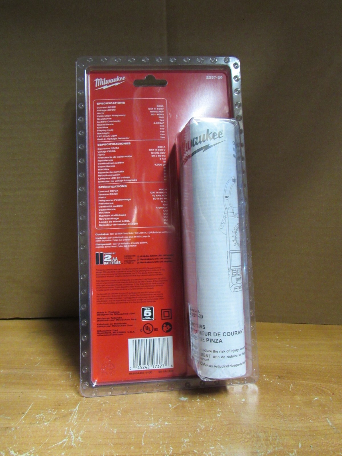new Milwaukee 2237-20 600A AC/DC Digital Clamp Meter – NEW!
