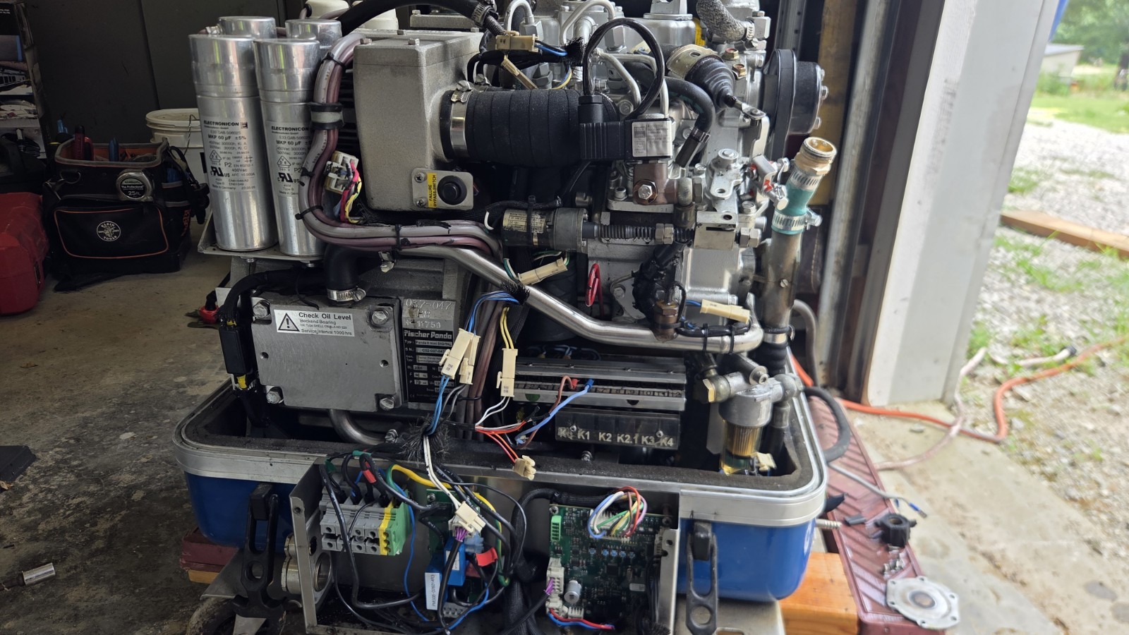 Fischer Panda Panda 8 mini DIGITAL Diesel Generator 7.0kW 120/240V 60Hz