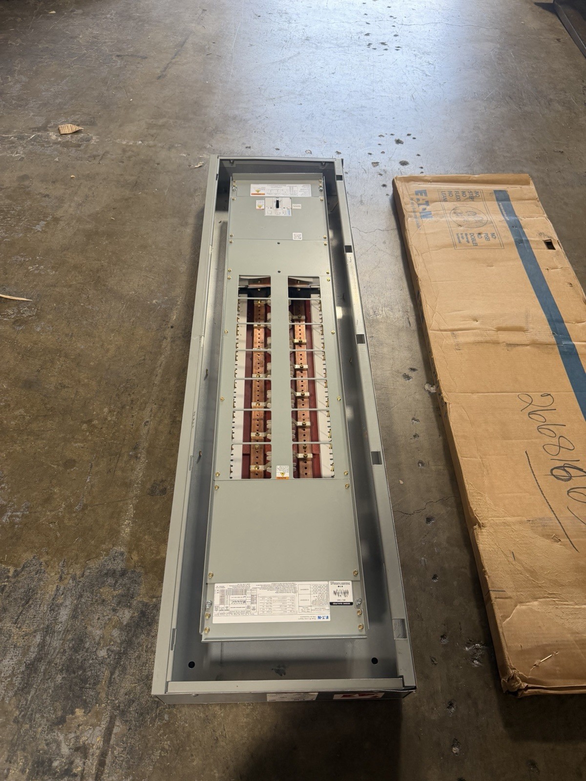 1-EATON PRL3X 250A 480/277V 3P4W MAIN BREAKER PANELBOARD NEMA 1 SURFACE 72” NEW