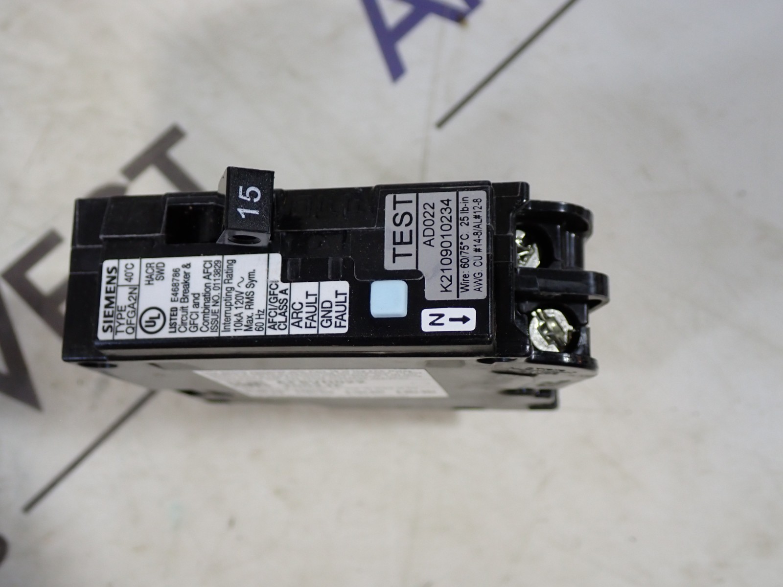 1 New Siemens Q115DFN Plug in 15 amp Breakers 120v AFCI/GFCI Plug on Neutral