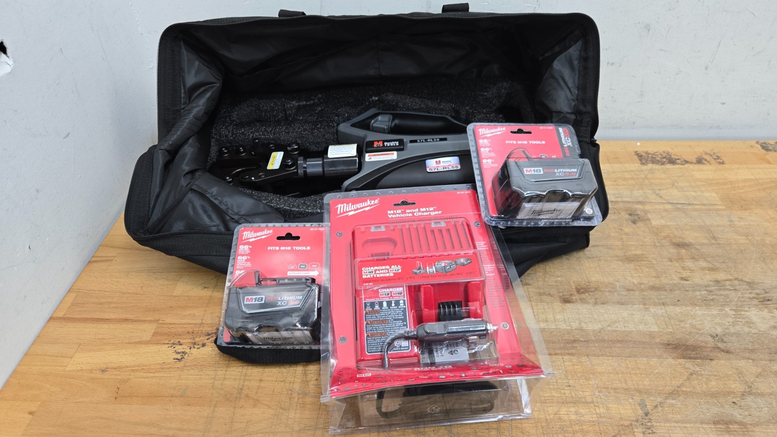 Huskie Tools S7L-RL55, 13 Ton Battery Powered Guillotine Cable Cutter Tool Kit