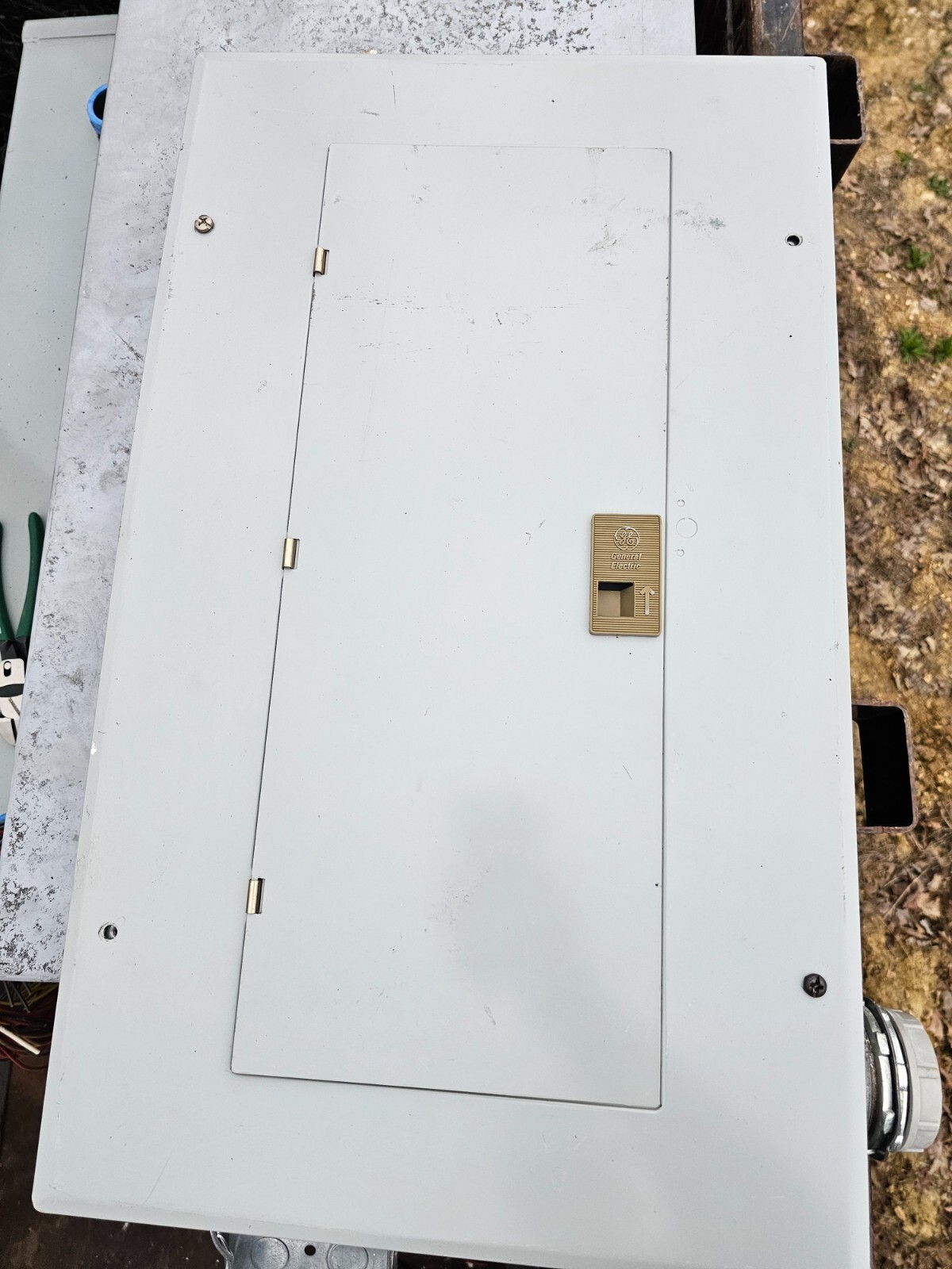 GE Power Mark Gold Load Center 125 amp 120/240 Volt 1 Phase 3 Wire Cat#TLM24BC