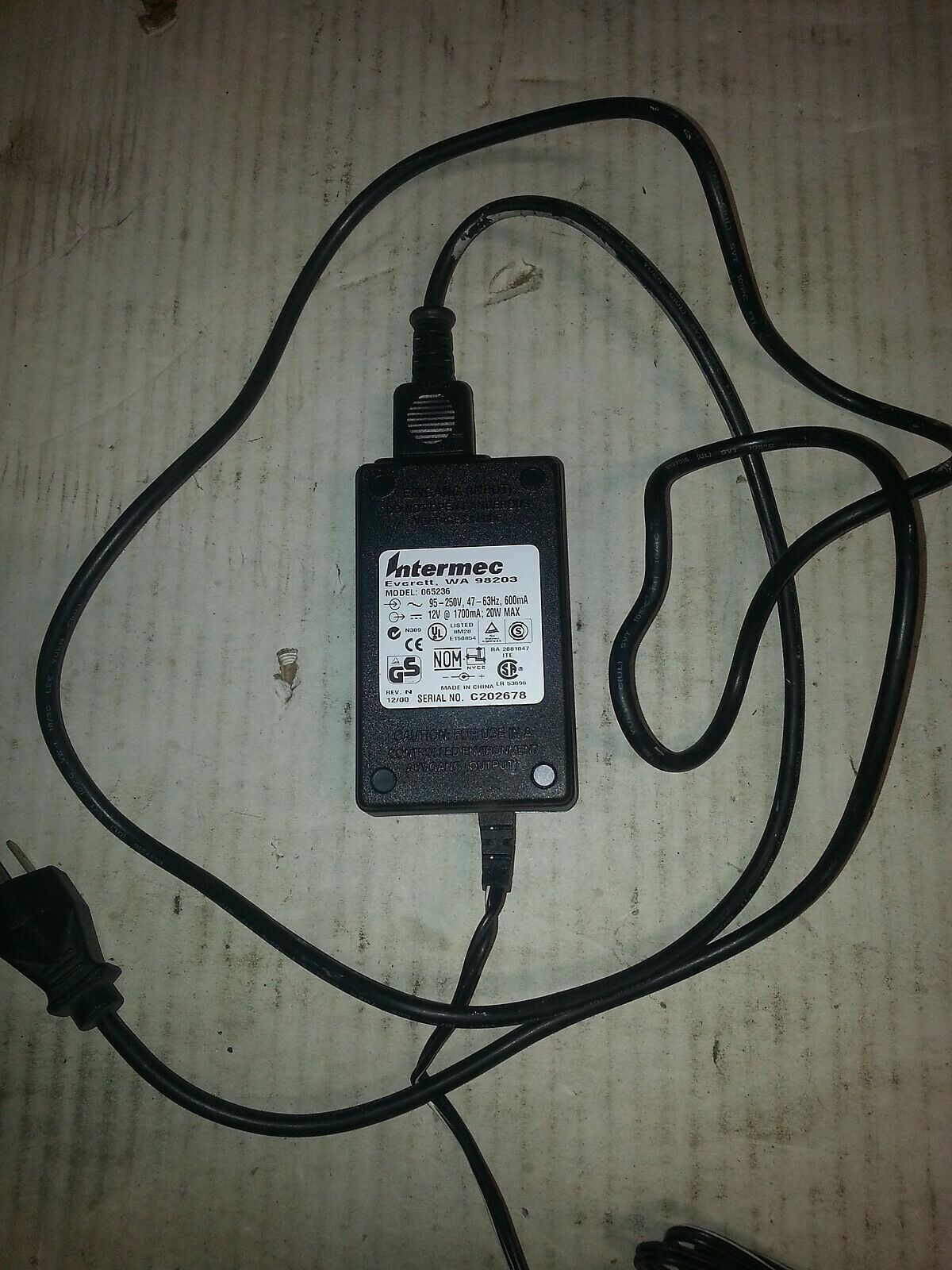 INTERMET 065236 C202678 REV.12/00 95-250V, 47-63HZ,600MA 12V@170MA,20W MAX