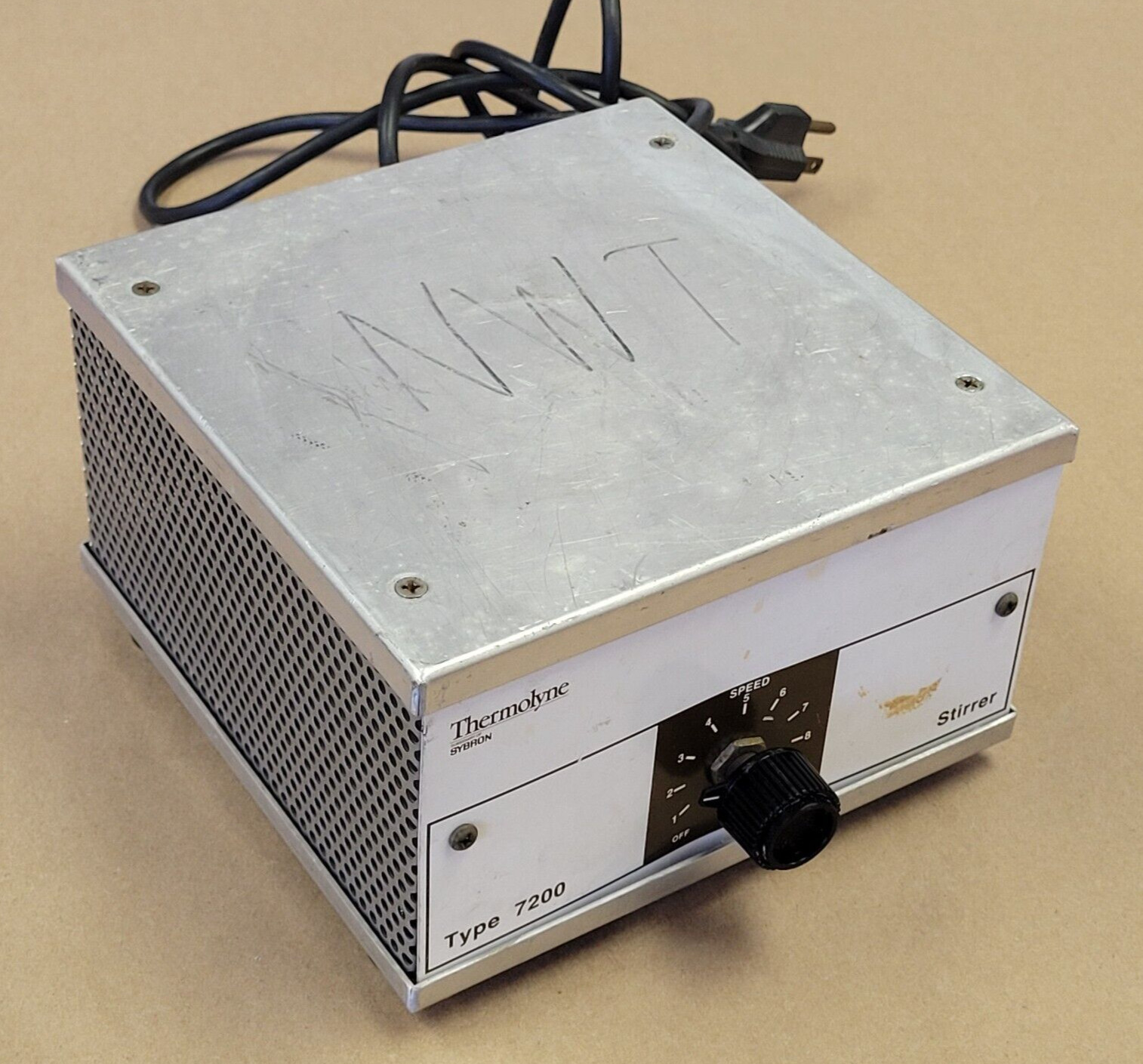 THERMOLYNE TYPE 7200 MODEL S7225 STIRRER 120V .4AMPS 25WATTS 60HZ SINGLE PHASE
