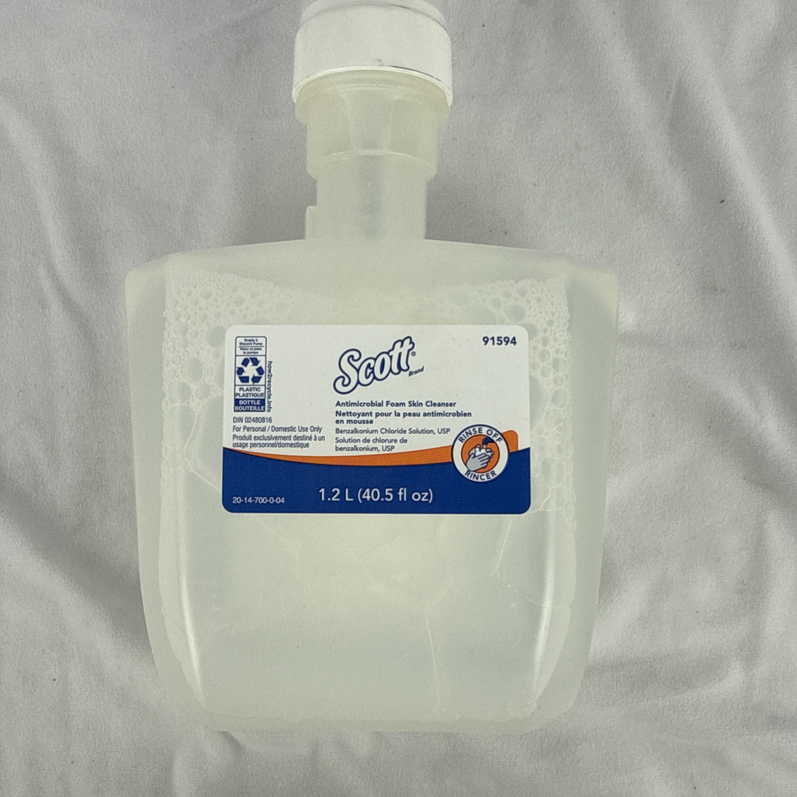 Scott 91594 Antimicrobial Foam Skin Cleanser 1.2L Exp. 01/28 Case of 2