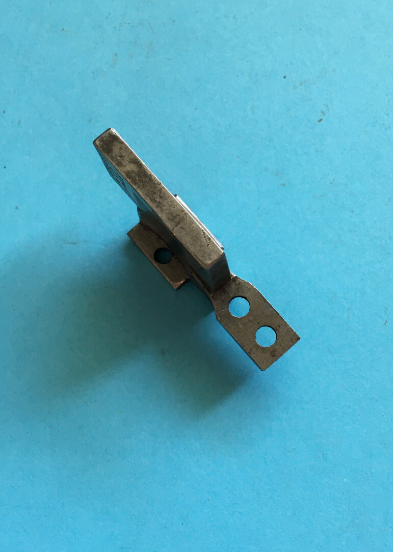 *USED* 223631-1/4-SINGER FEED DOG-FOR SEWING MACHINE-FREE SHIPPING*