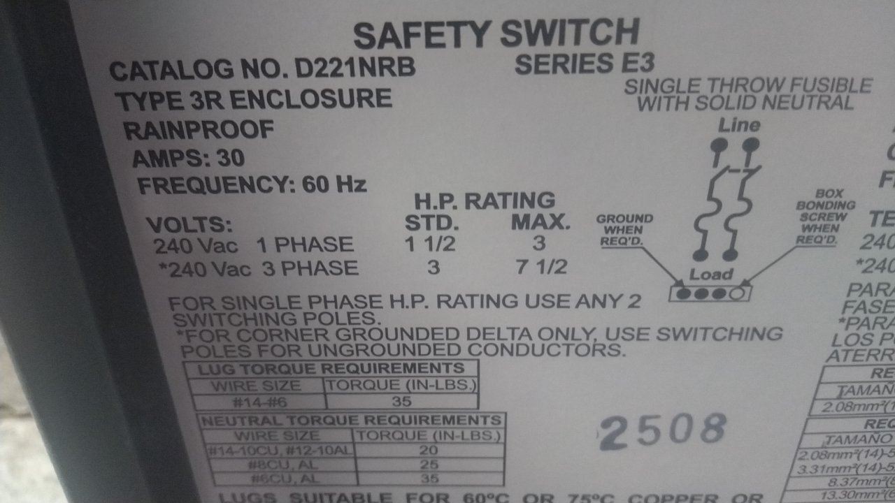 Square D D221NRB 240VAC 30 Amps Standard Duty Fusible Safety Switch