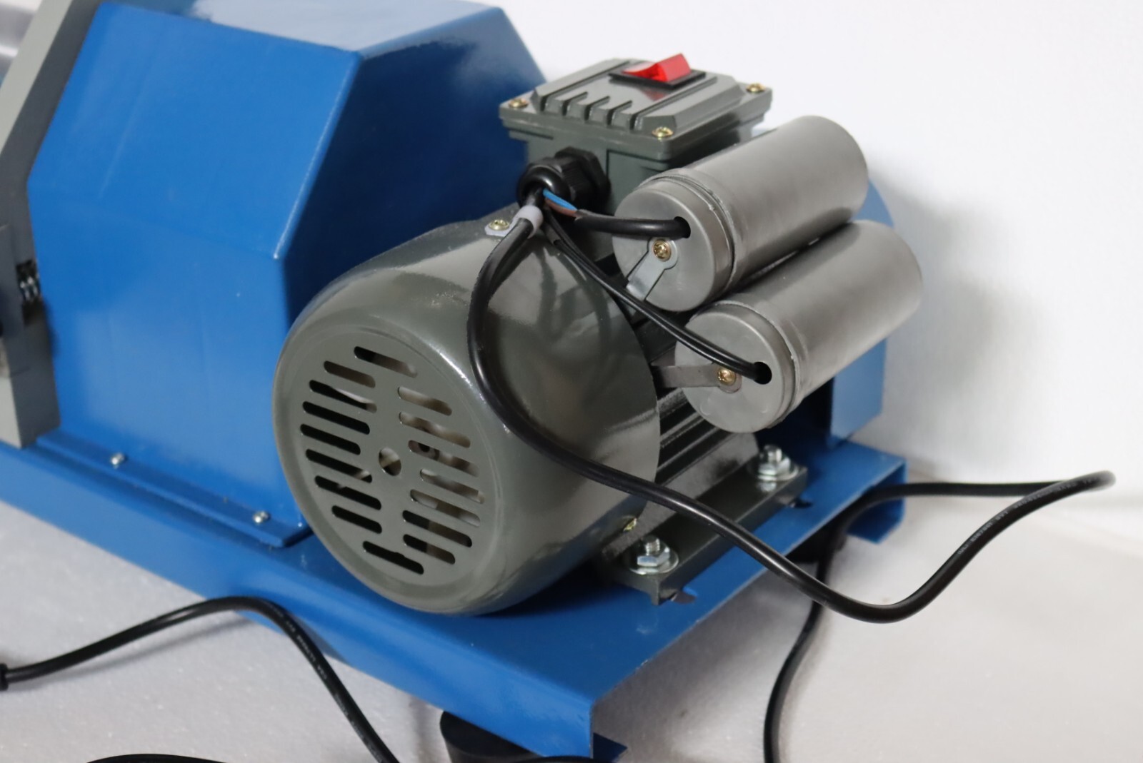 USED-Auto Gluing Coating Machine Paper Leather Make White Latex Office Art