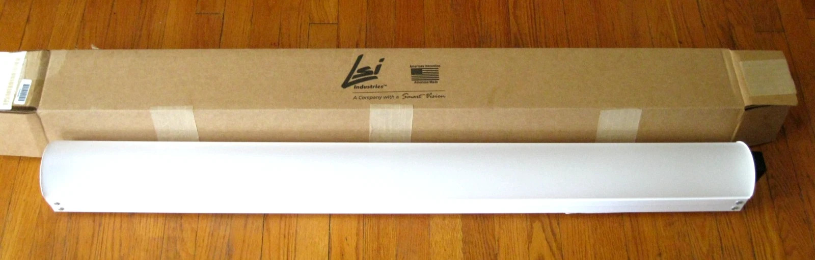 LSI SDL4 LED Strip Light Fixture 4FT – 54W – 0‑10V Dimmable – USA Made – New