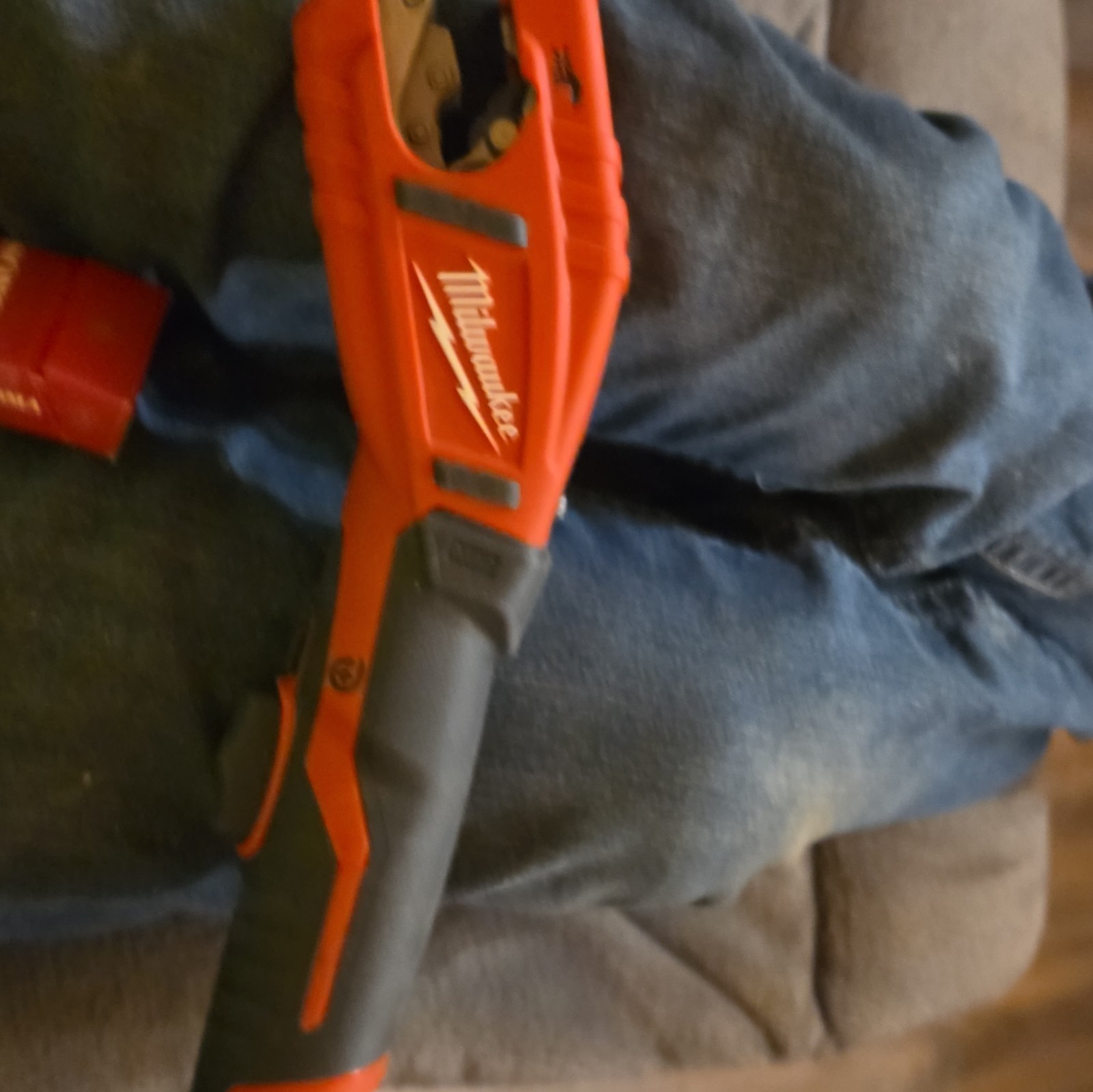 Milwaukee M12 Ratchet Pipe Cutter 1/2 in Copper Tubing, Model 2471-20