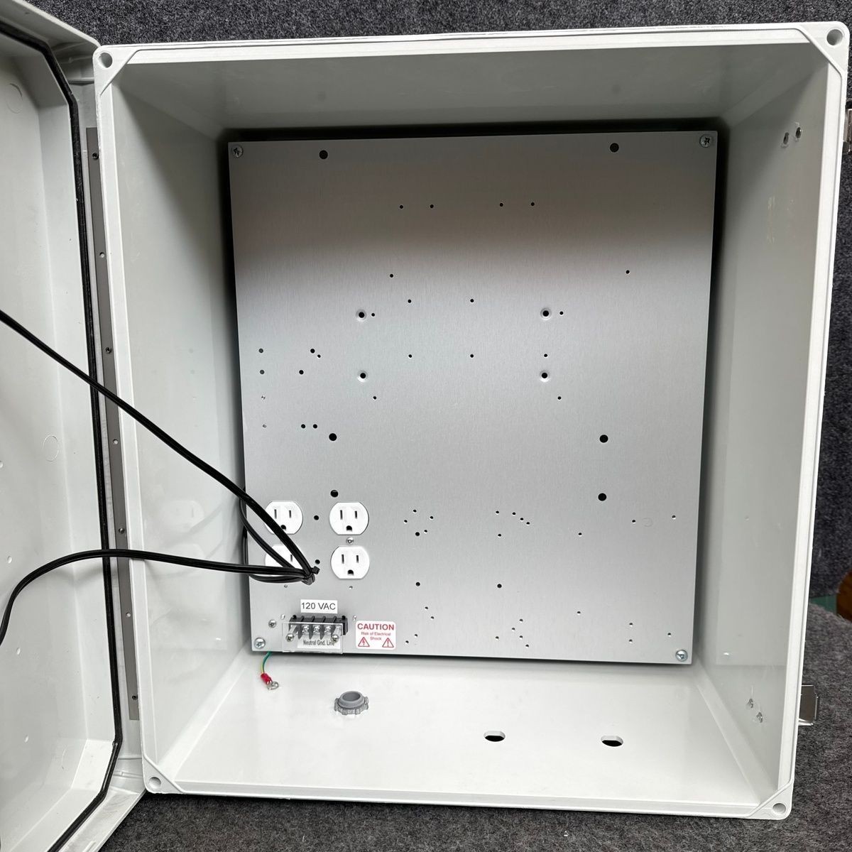 L-COM Vented Weatherproof NEMA Enclosure w/Mounting Plate and Cooling Fans*