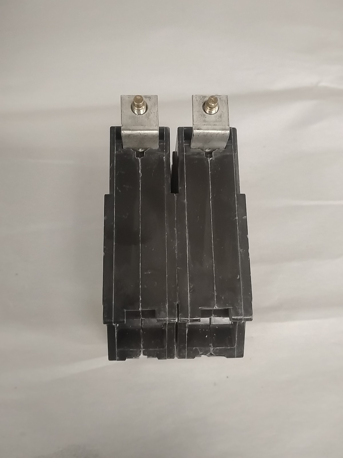 GE 20 Amp 2 Pole THQB Circuit Breaker 120/240V General Electric Bolt On THQB220