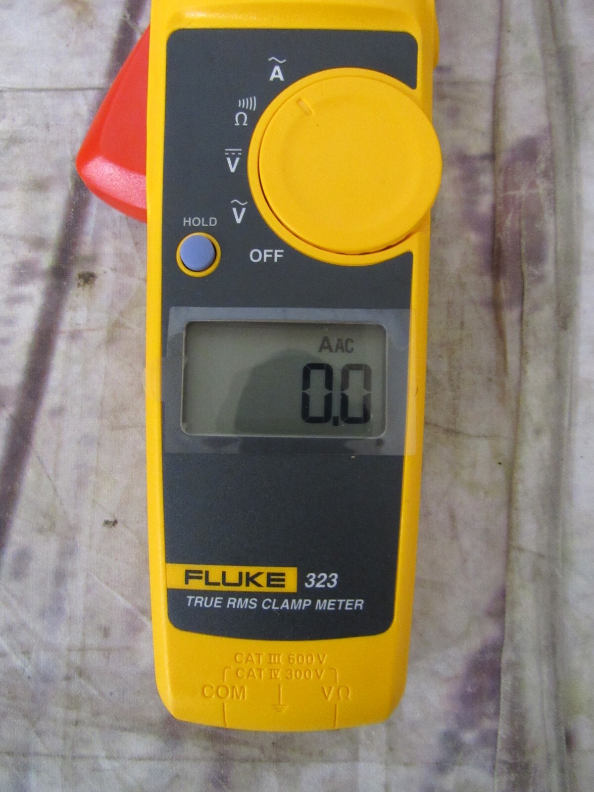 Fluke True-RMS clamp meter 323
