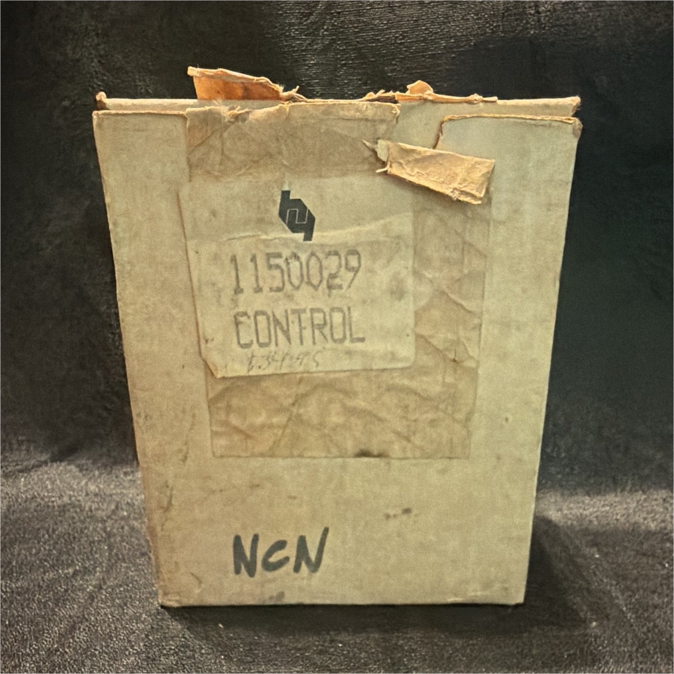 CONTROL Analog Mechanical Thermostat Heat-Off Non-Programmable Gold 1150029