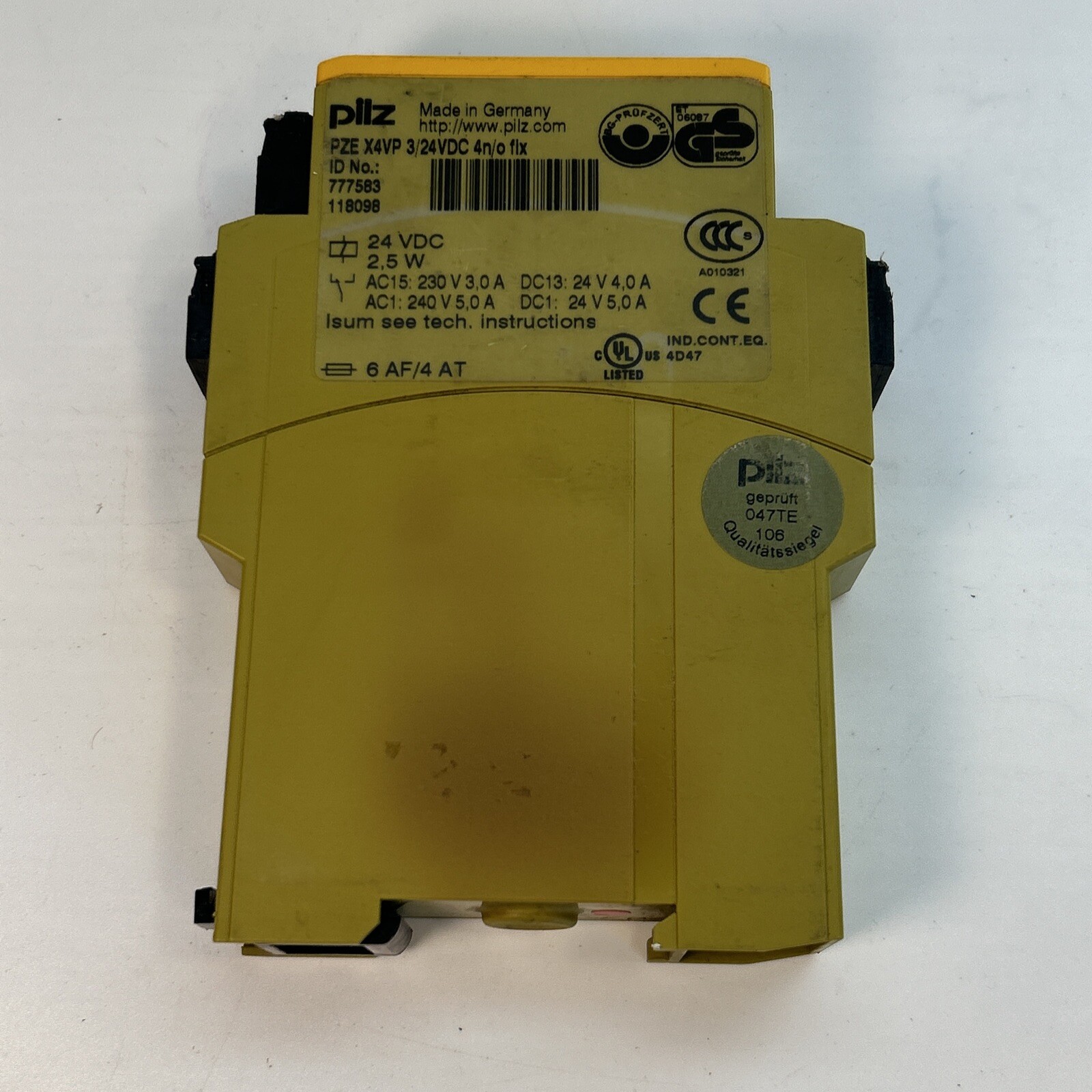 PILZ PZE X4VP 777583 118098 Relay