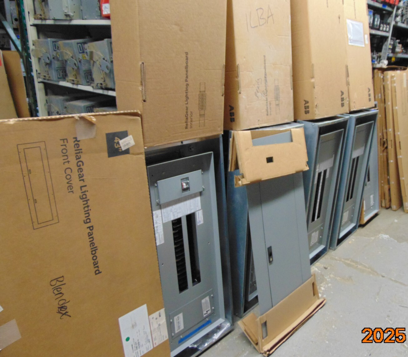 ABB GE AQU3302RCX Panelboard 150 MAIN 120/208 Volt 3PH 4W TUB, COVER & DOOR