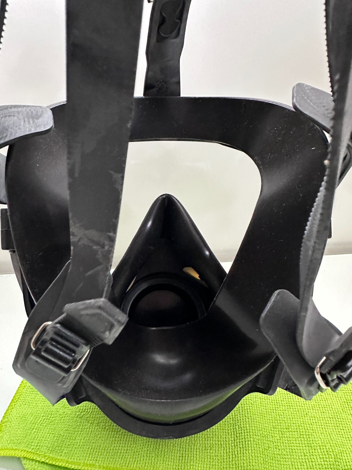 SURVIVAIR Sperian 7620 Full Facepiece Respirator Mask Size M 40mm Opti Fit