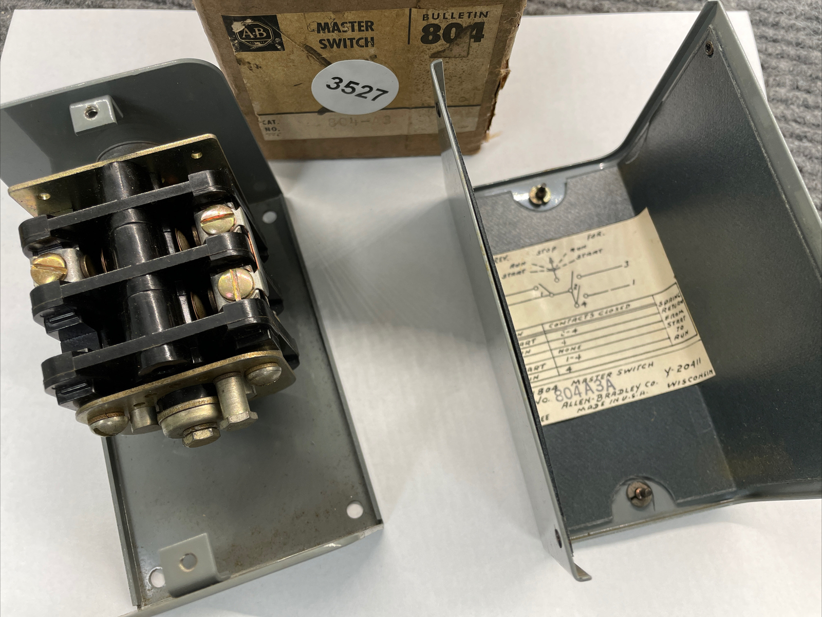 ALLEN BRADLEY 804-A3 MASTER SWITCH Start Run Stop Forward Reverse