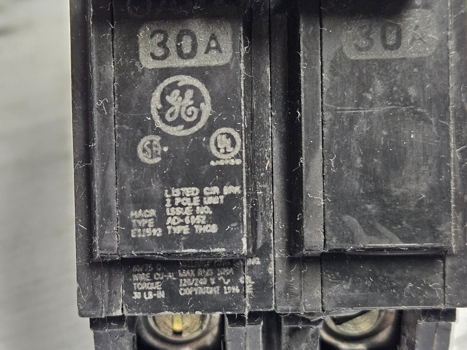 Ge General Electric THQB2130 Bolt-On Circuit Breaker 2 Pole 2P 30 A Amp 120/240V