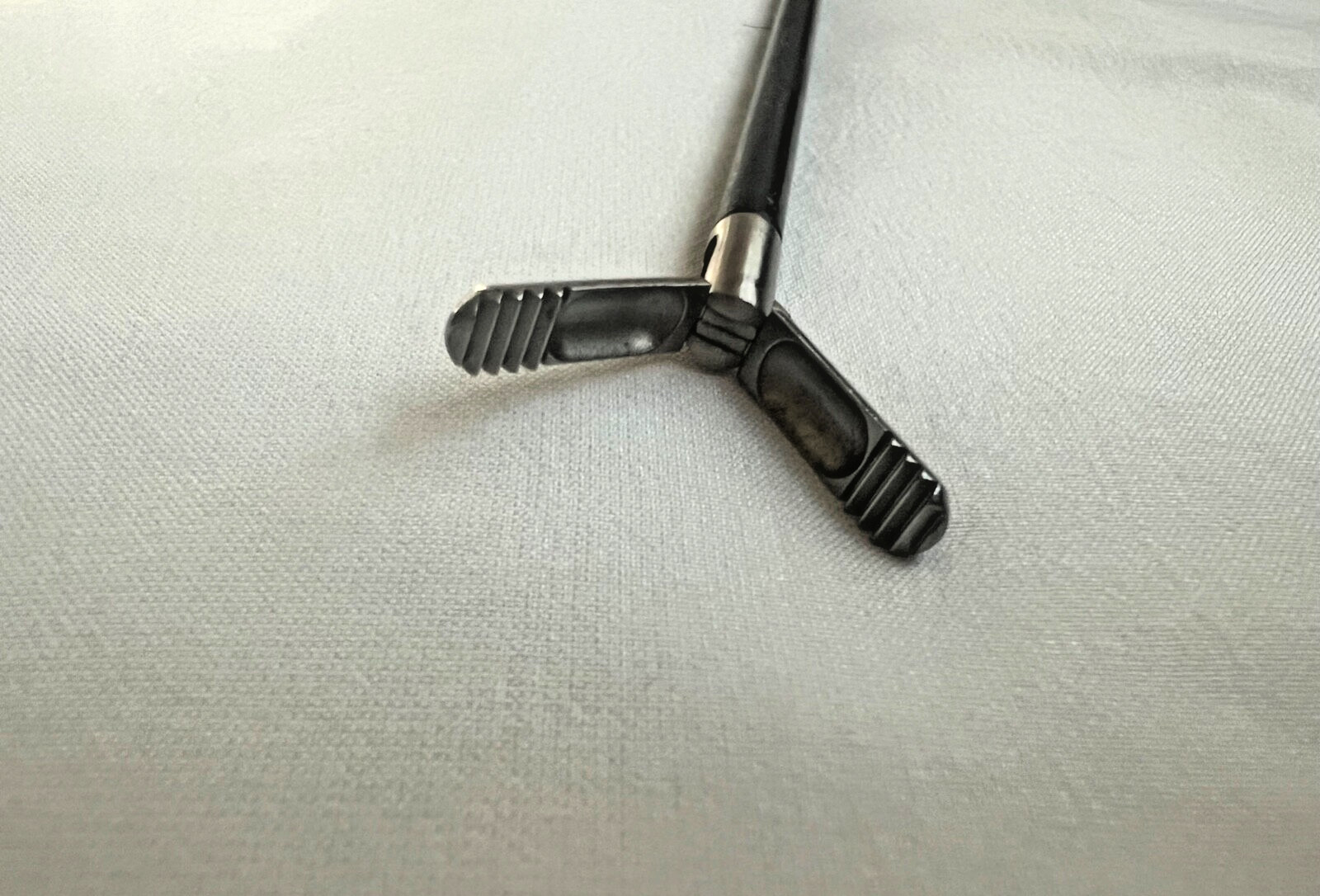 Snowden Pencer 90-7030 Laparoscopic Bullet Nose Diamond-Touch Grasper 5mm X 32cm