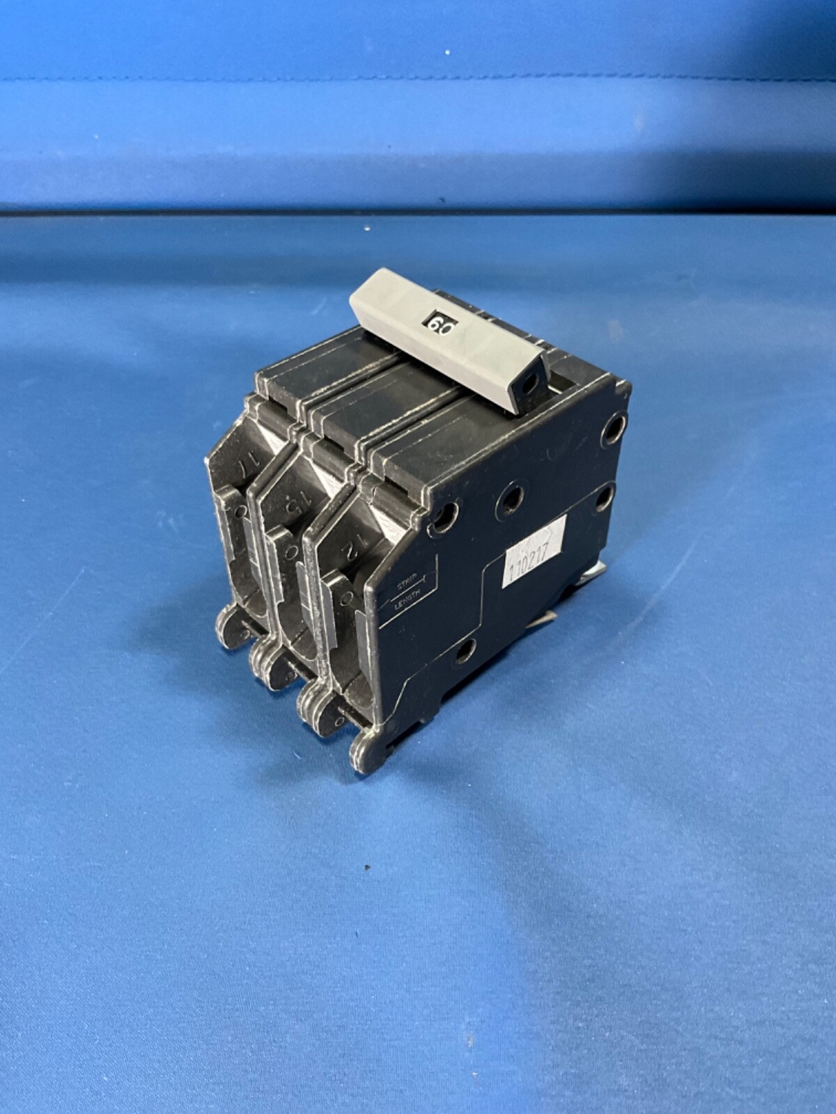 CUTLER HAMMER CHB360 3P 60A 240V BOLT ON CIRCUIT BREAKER