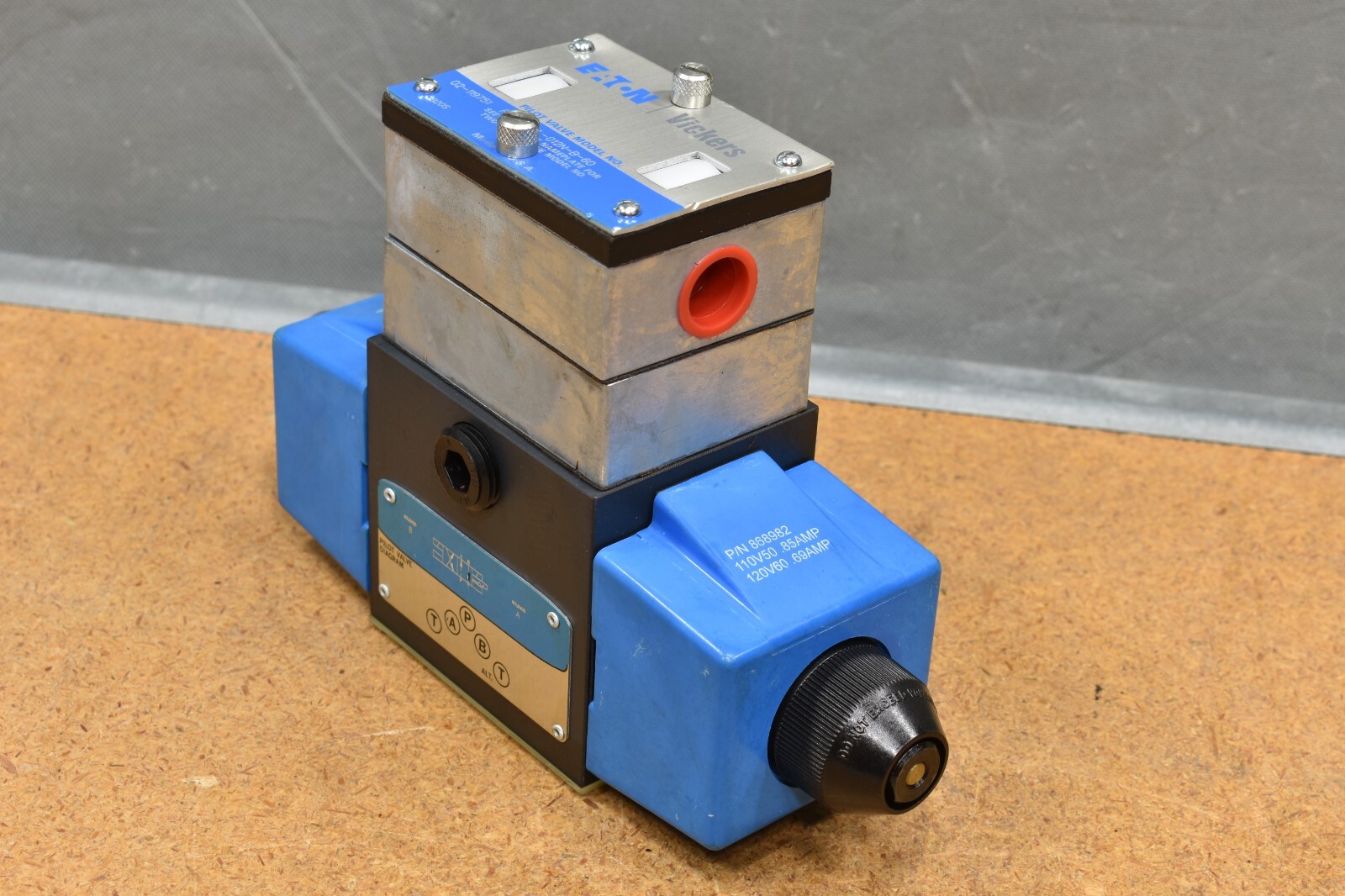 Eaton Vickers PBDG4S4L-012N-B-60, Directional Valve, 110/12V, .69/.85 A, 868982