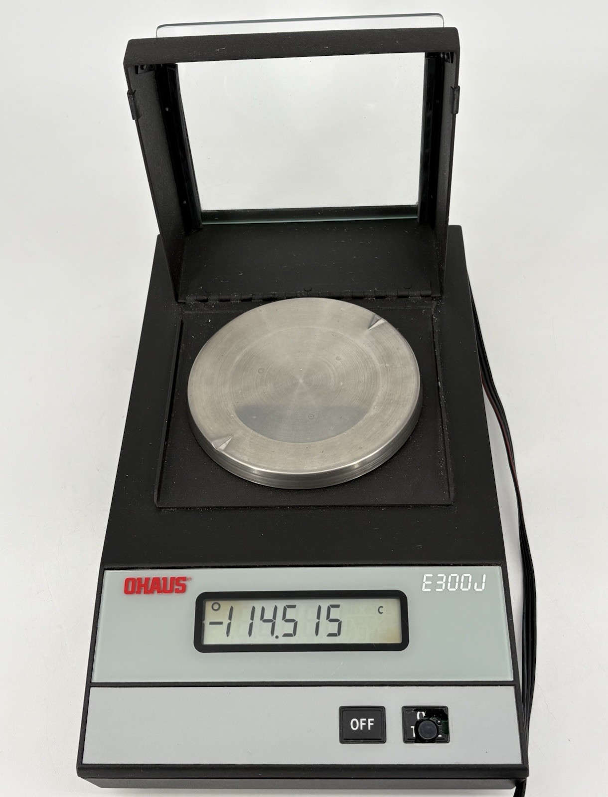 Ohaus Scale E300j – See Photos
